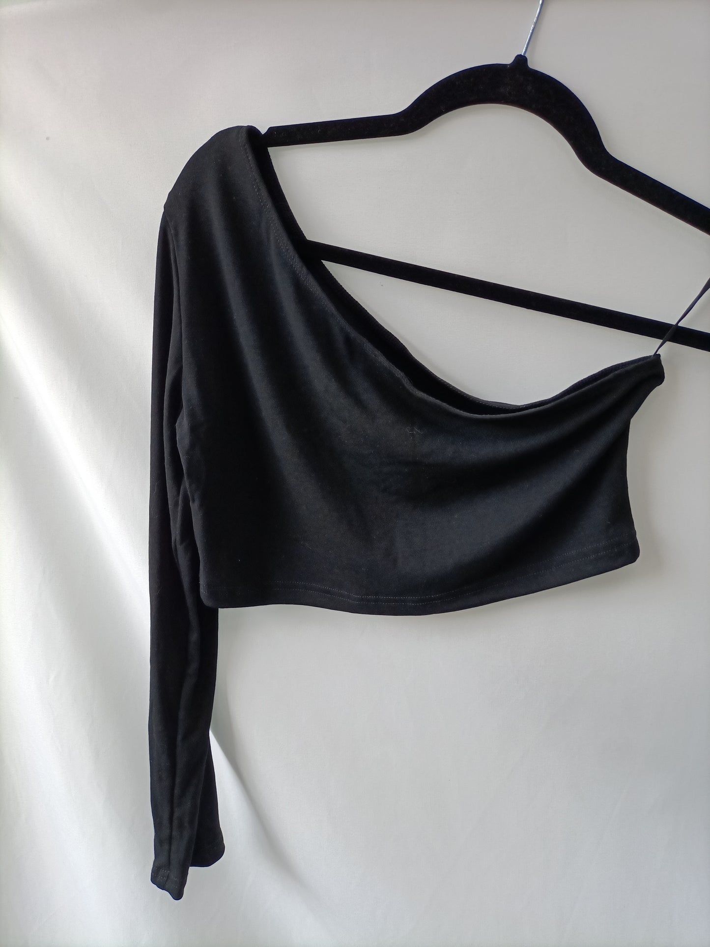 SHEIN. Black Asymmetrical Top Tl