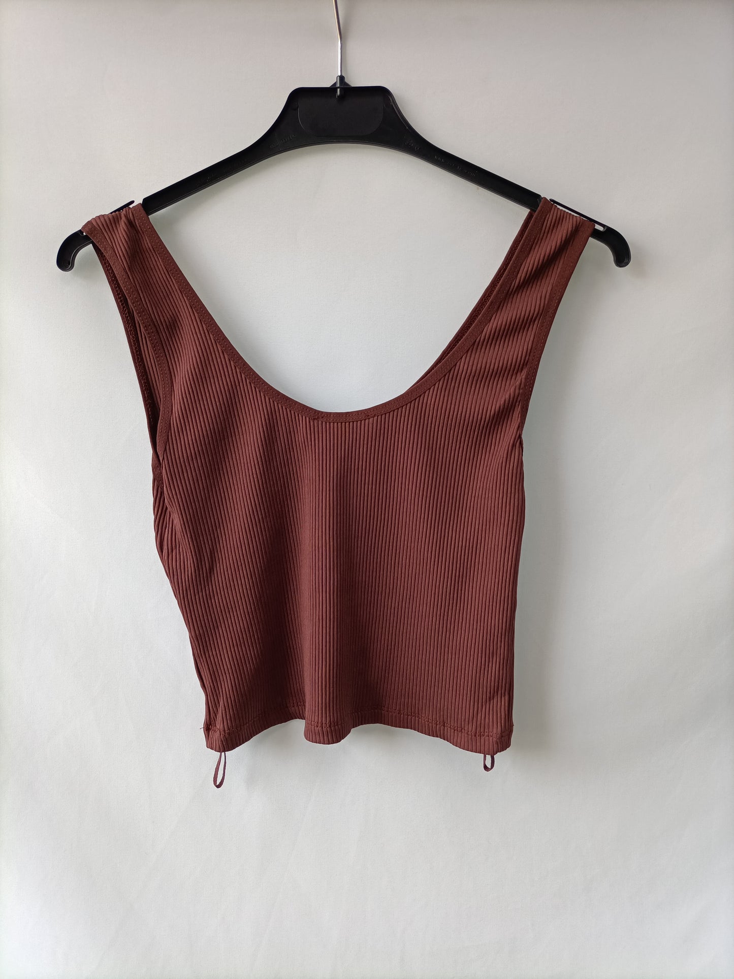 STRADIVARIUS. Top marrón canalé T.l