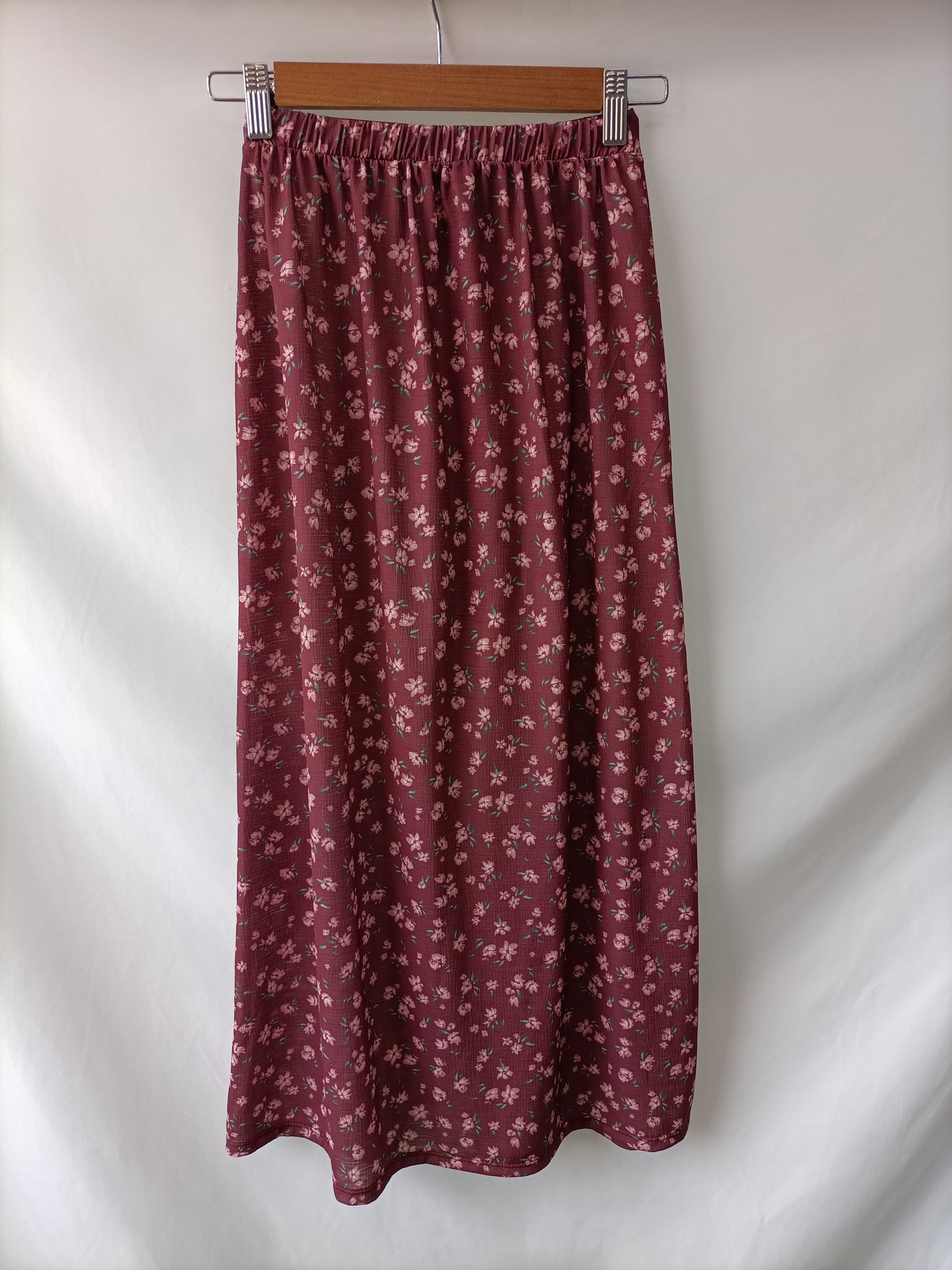 PULL&BEAR. Falda midi flores T.s