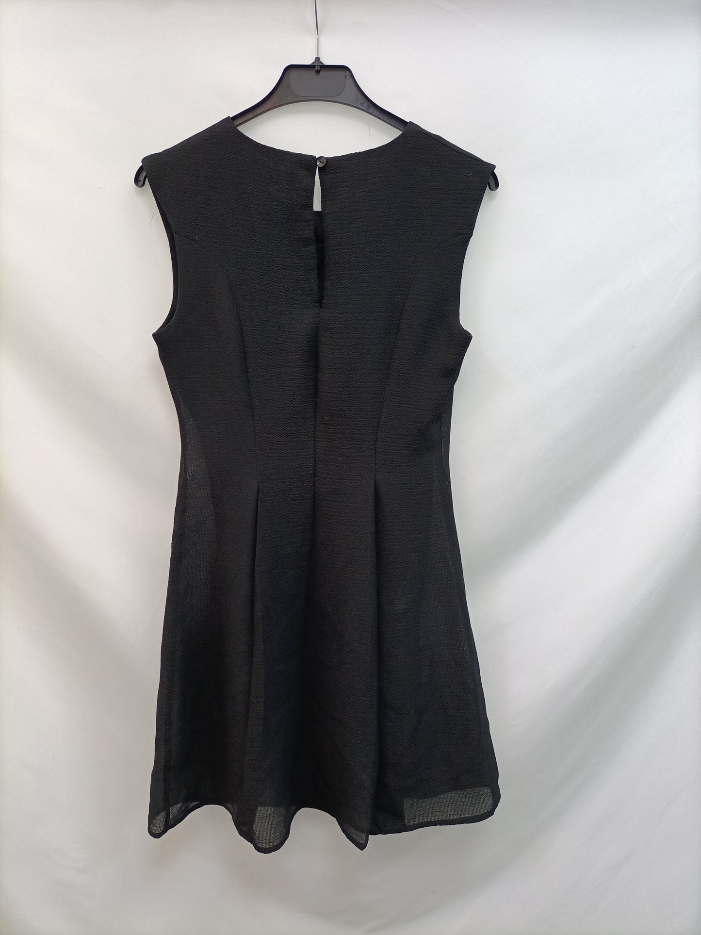 MANGO. Black textured dress T.xs