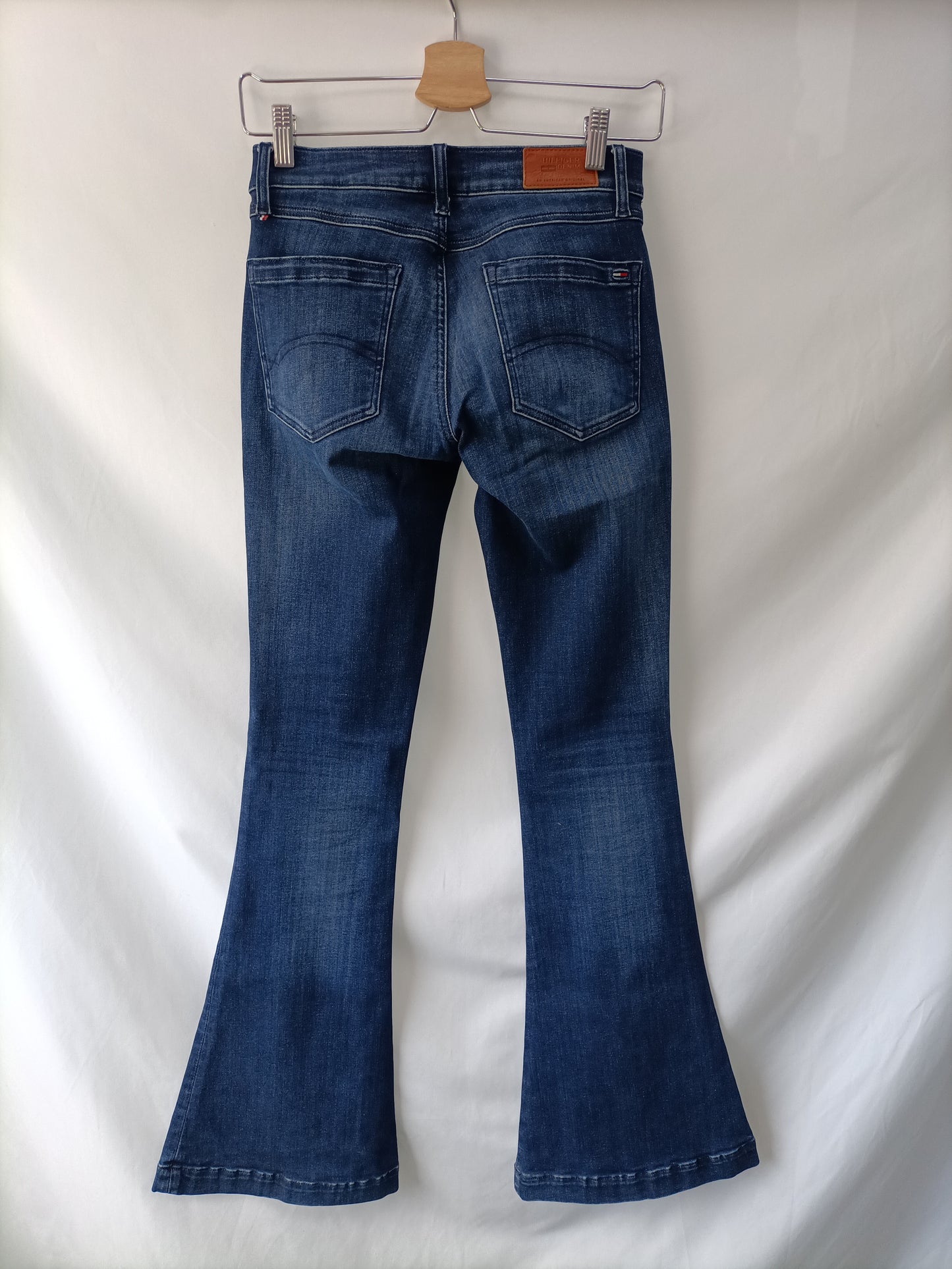 TOMMY HILFIGER. Flared jeans, size 32