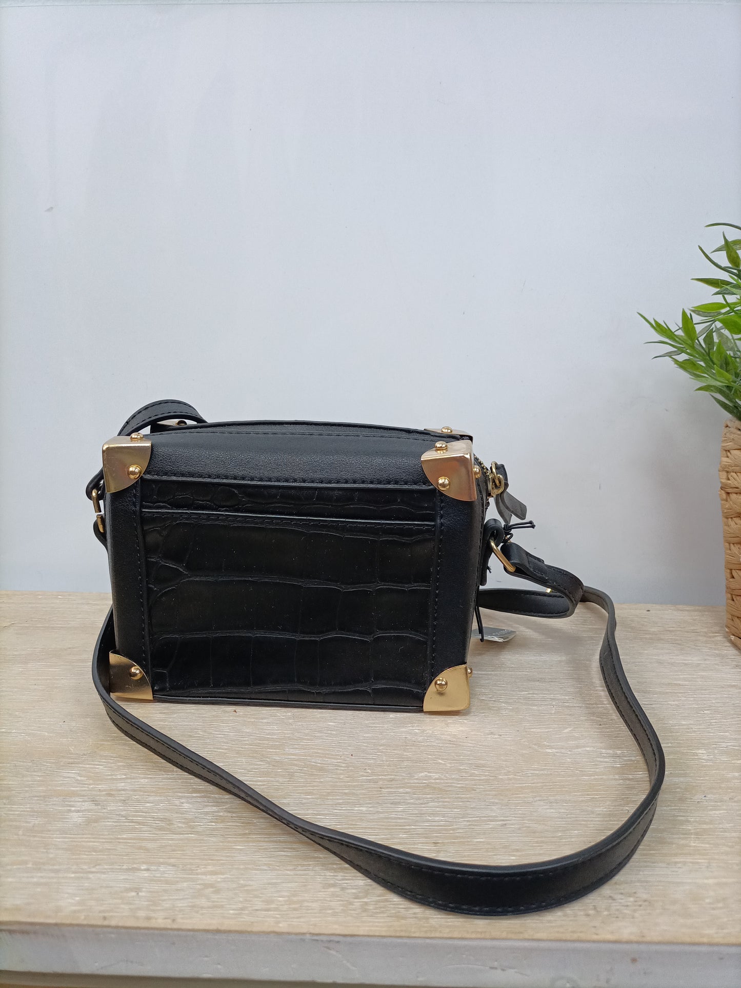 PARFOIS. Bolso negro caja