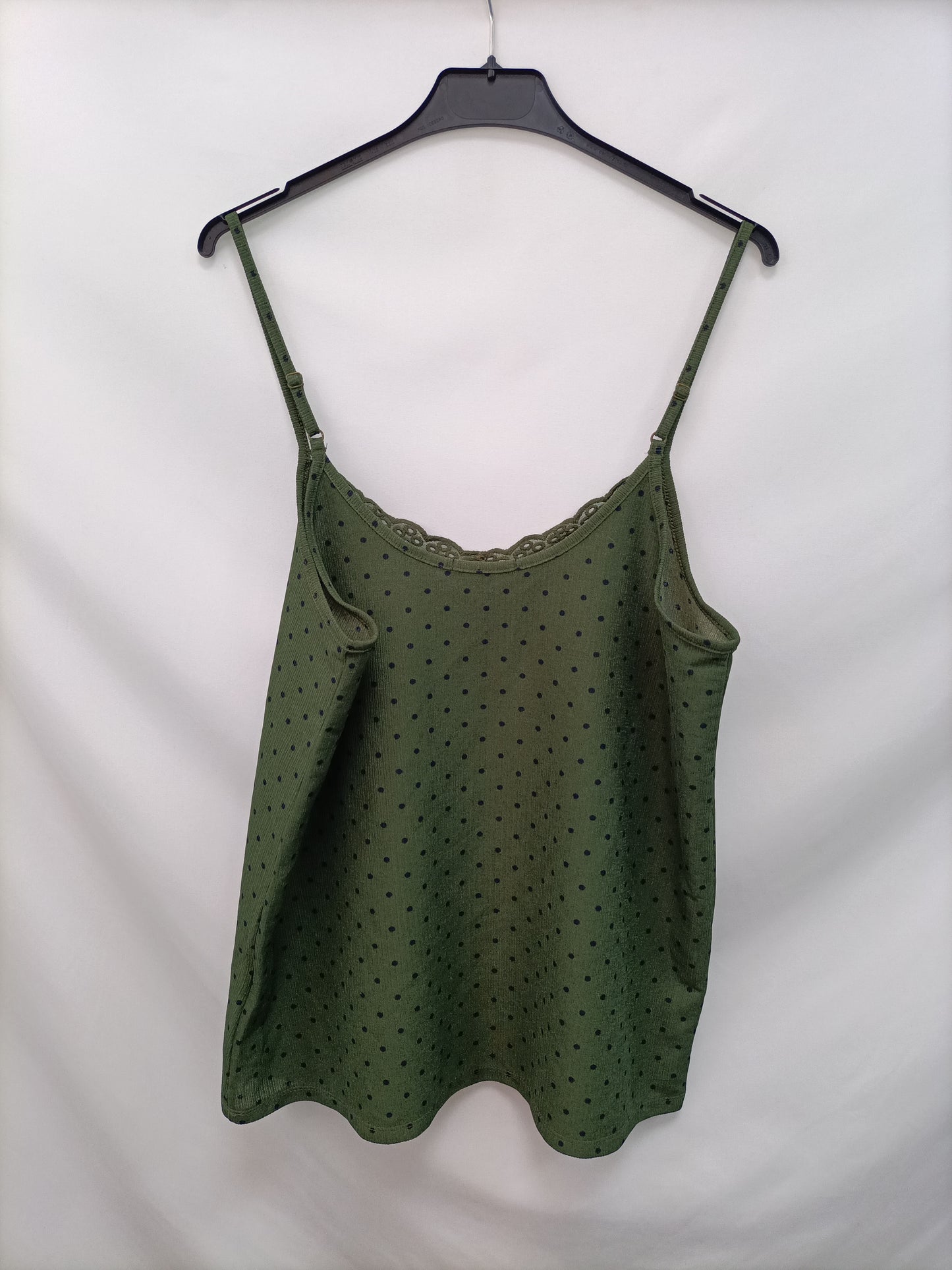 KIABI. Green polka dot top size 1/2XL