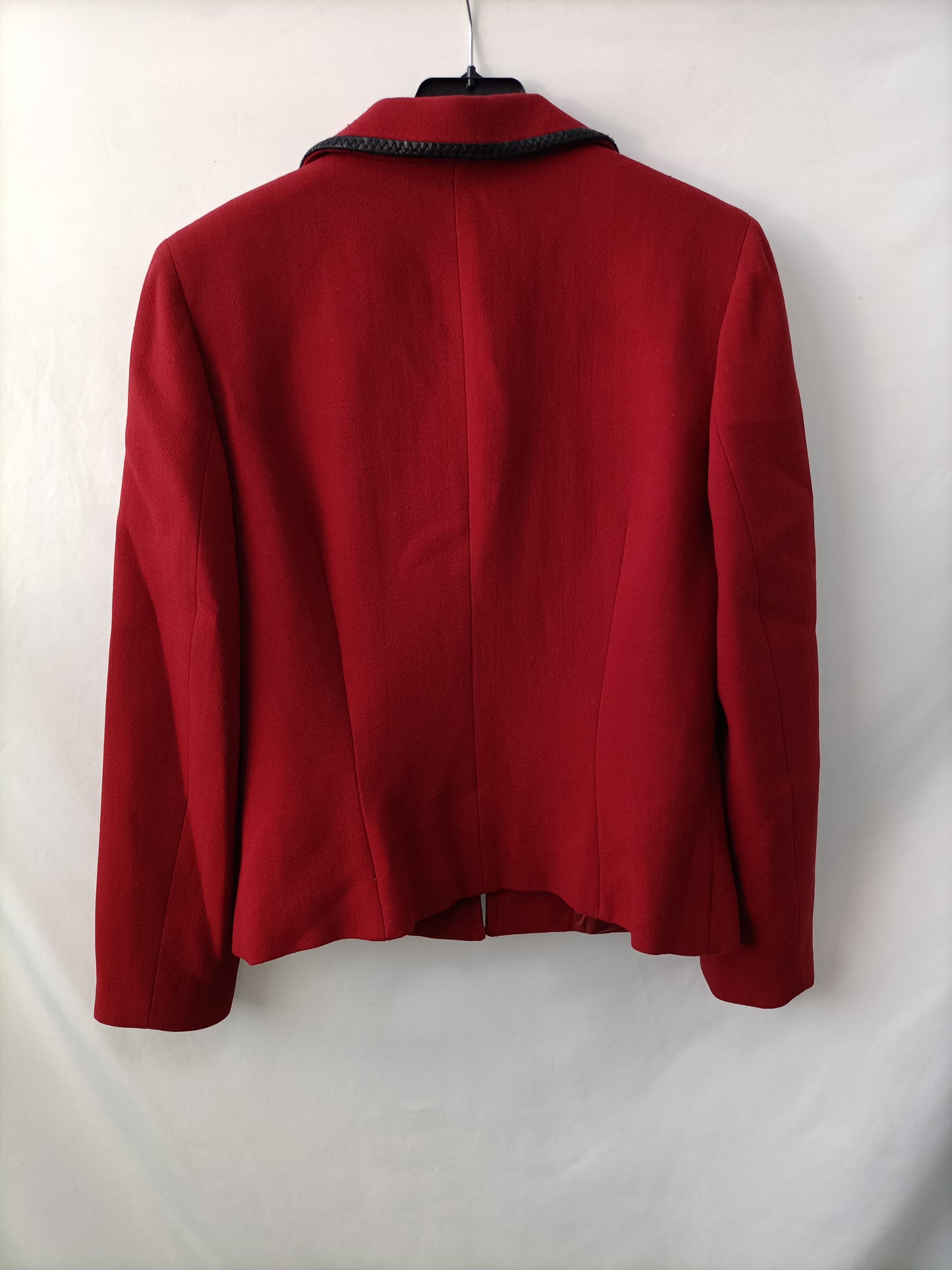 SIMORRA. Chaqueta burdeos cremallera T.40 (36 real)