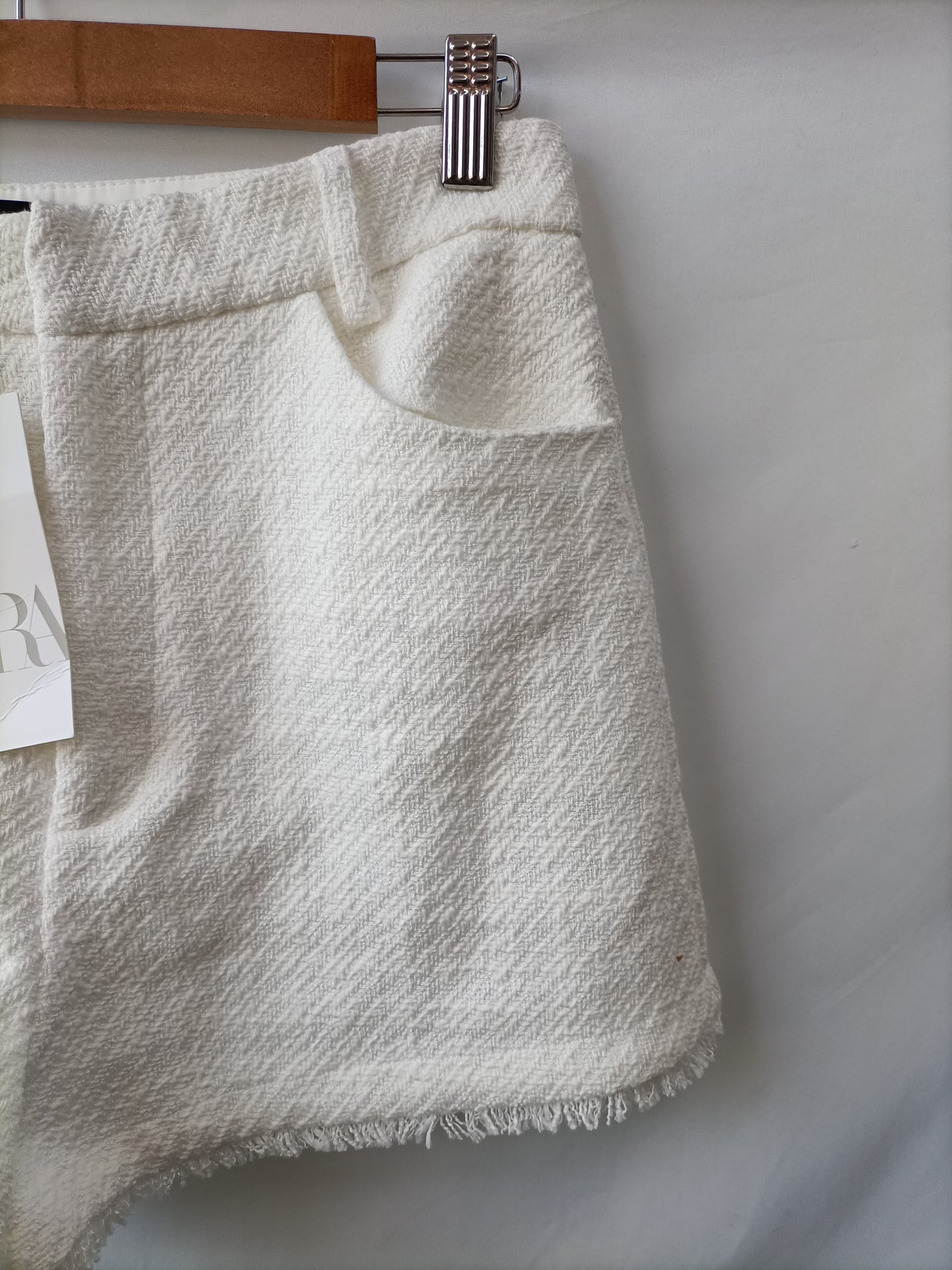 ZARA. Shorts tweed blanco T.m
