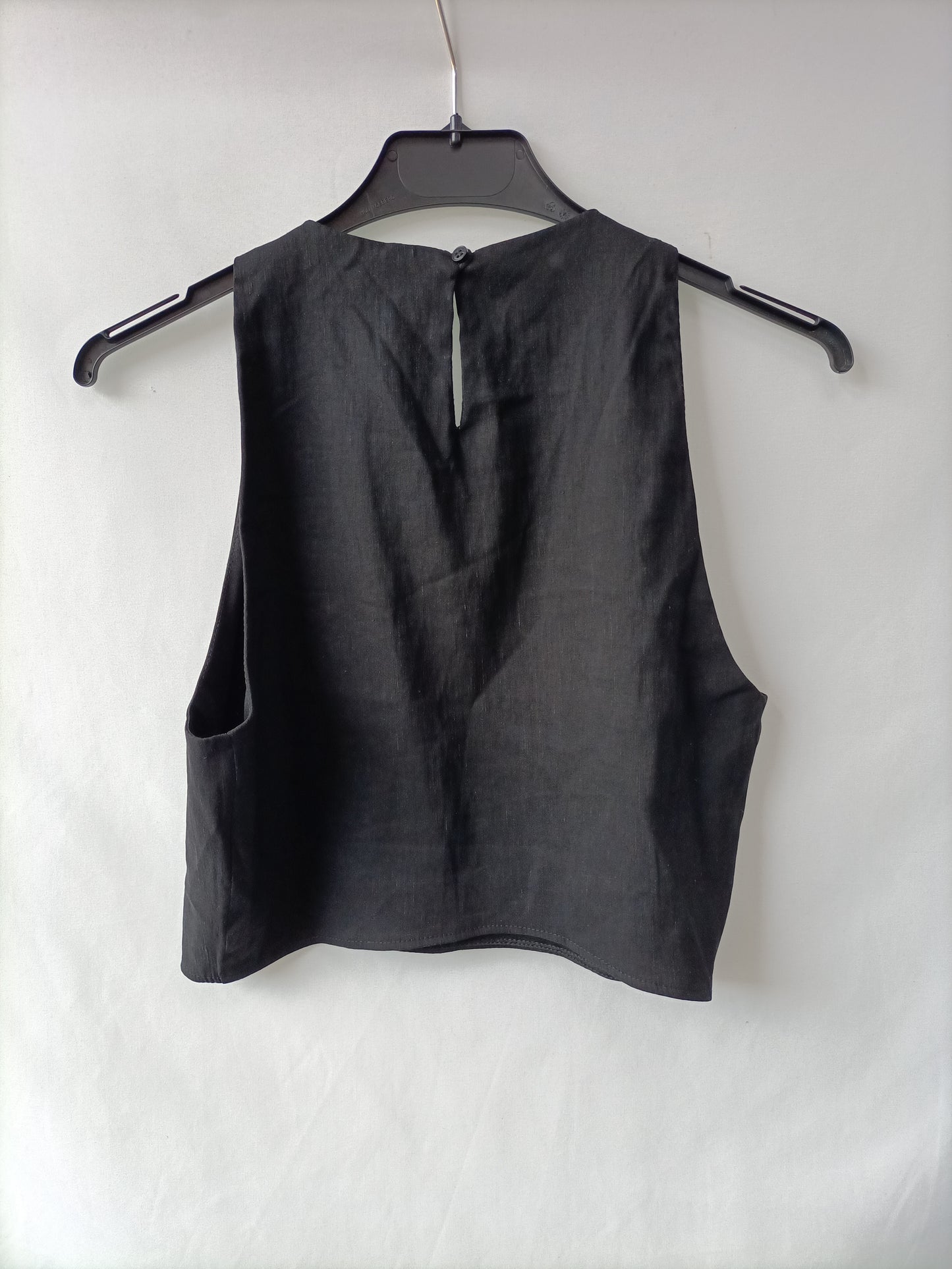 ZARA. Top negro corto T.s