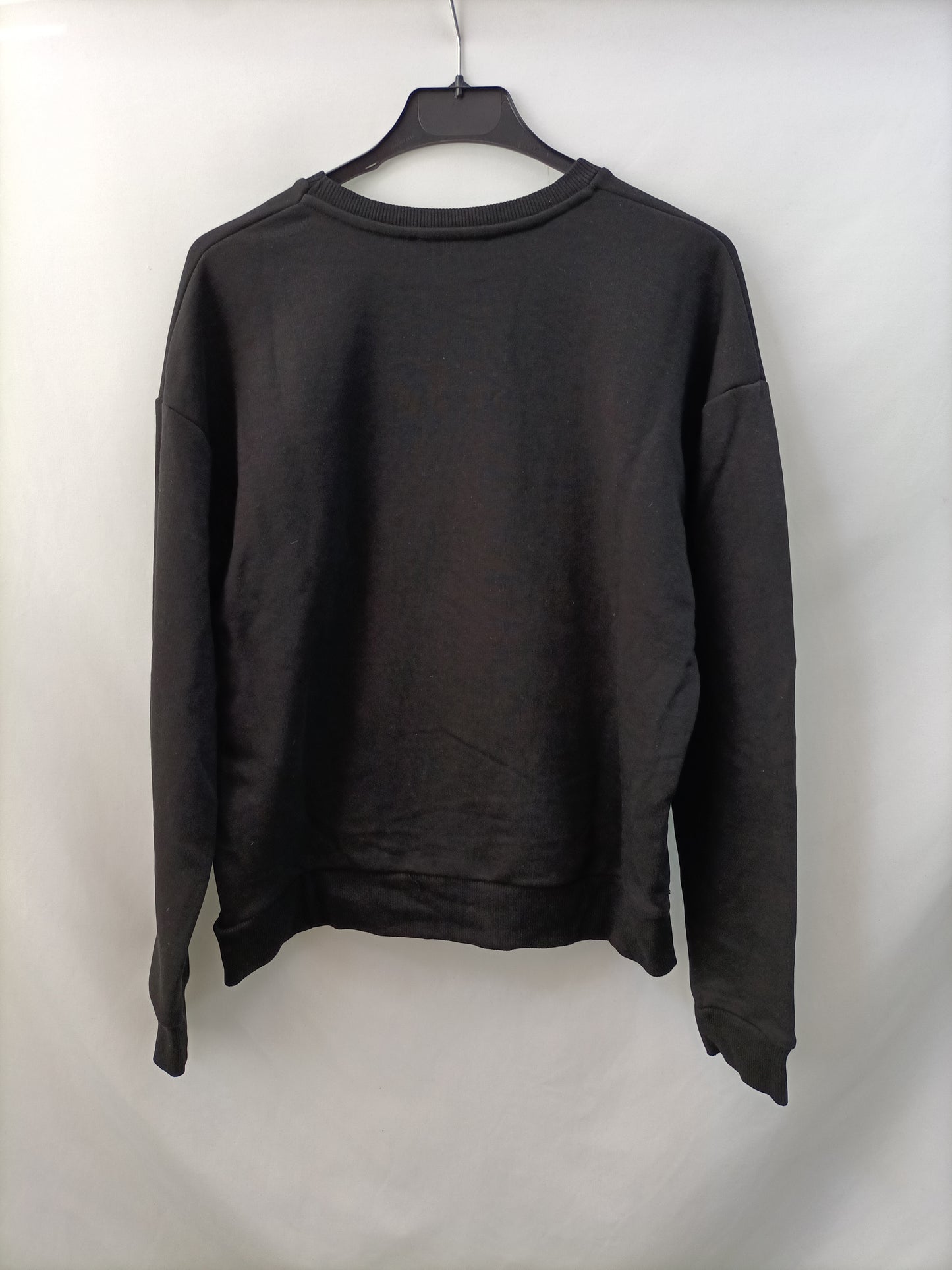 MANGO. Sudadera negra Abalorios T.m