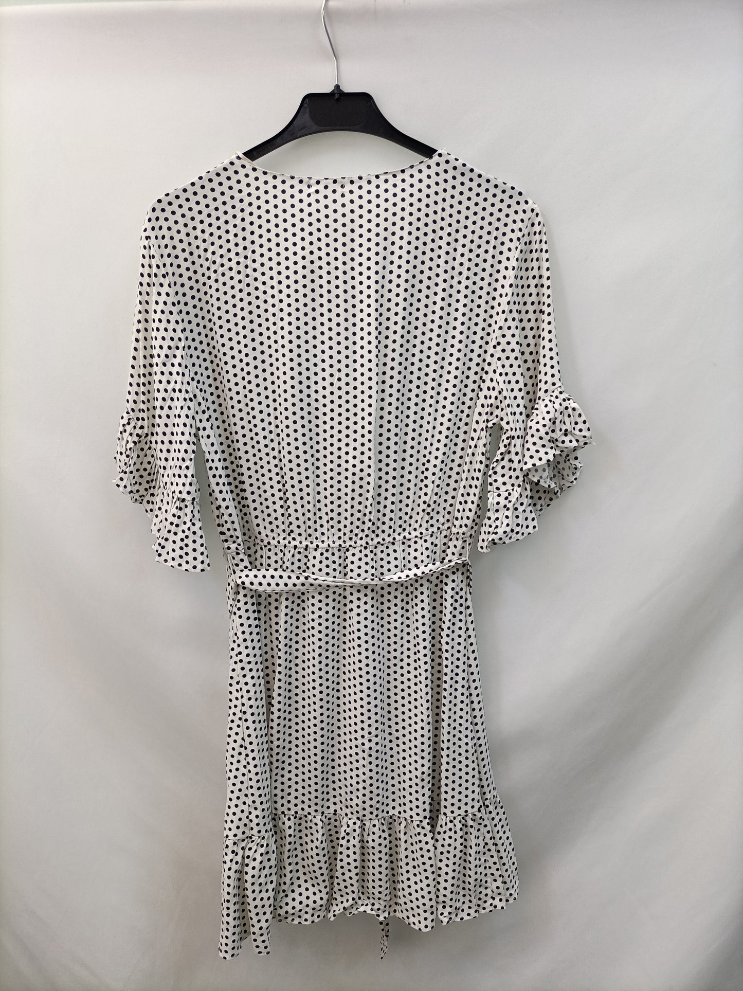 OYSHO. Vestido blanco lunares T.l