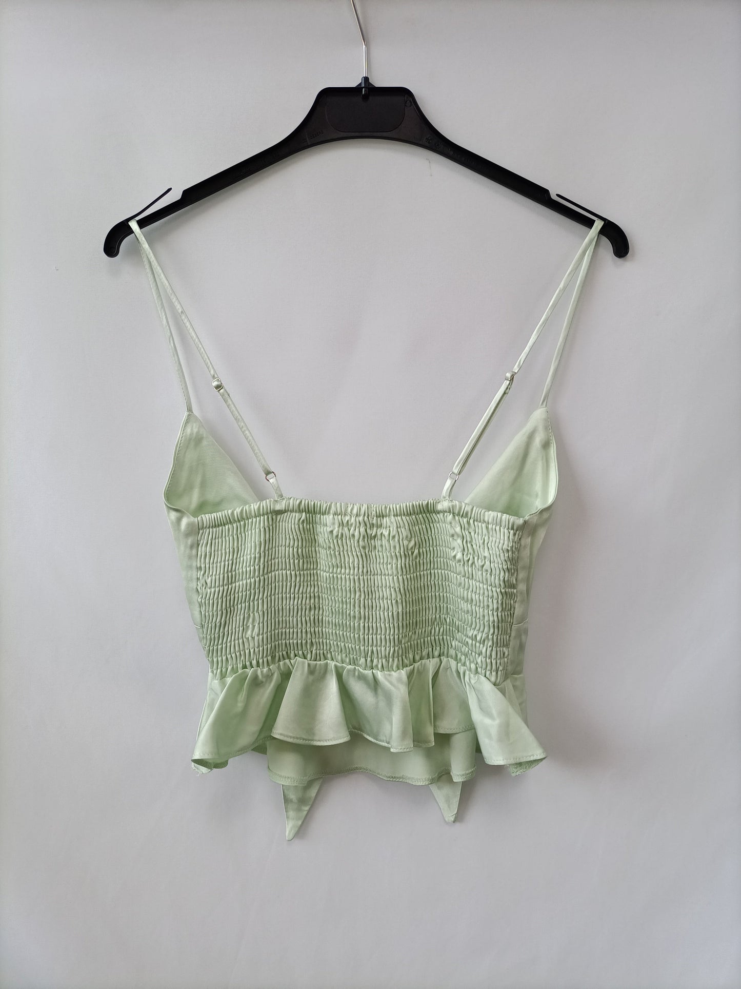 STRADIVARIUS. Top verde satinado T.xs