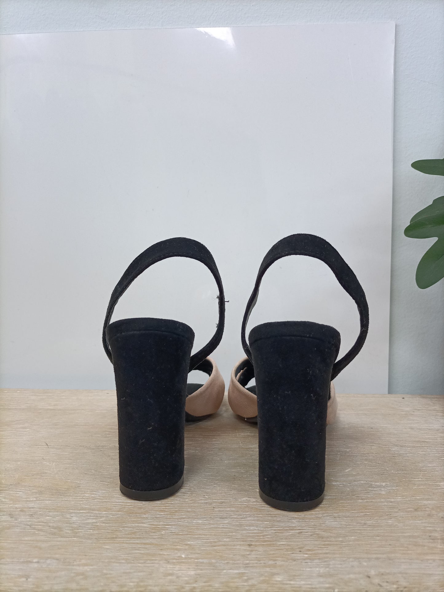 ETEREO SHOES. Two-tone sandals, size 37 (TARA)