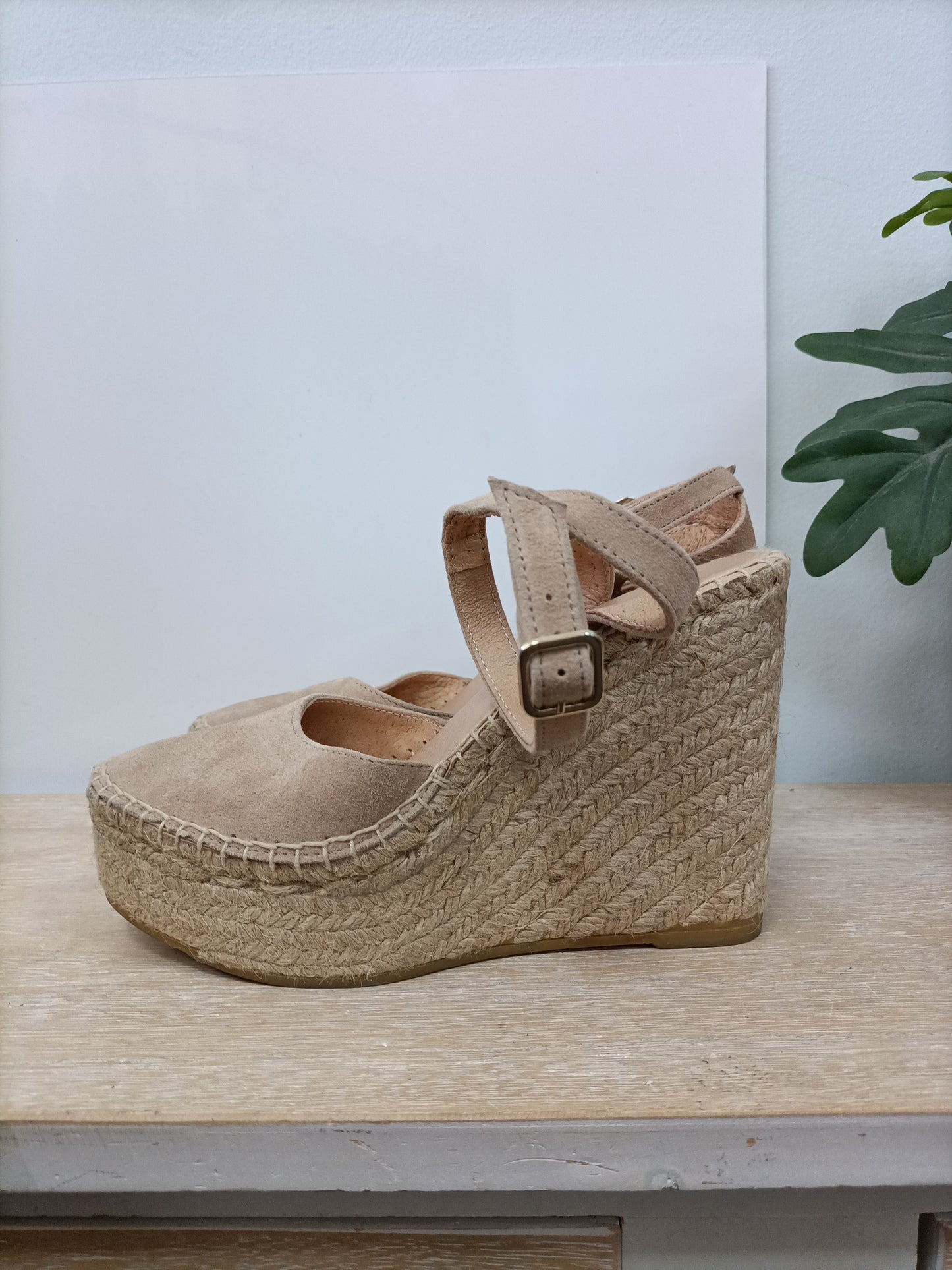 OTHERS. Beige platform wedges size 38