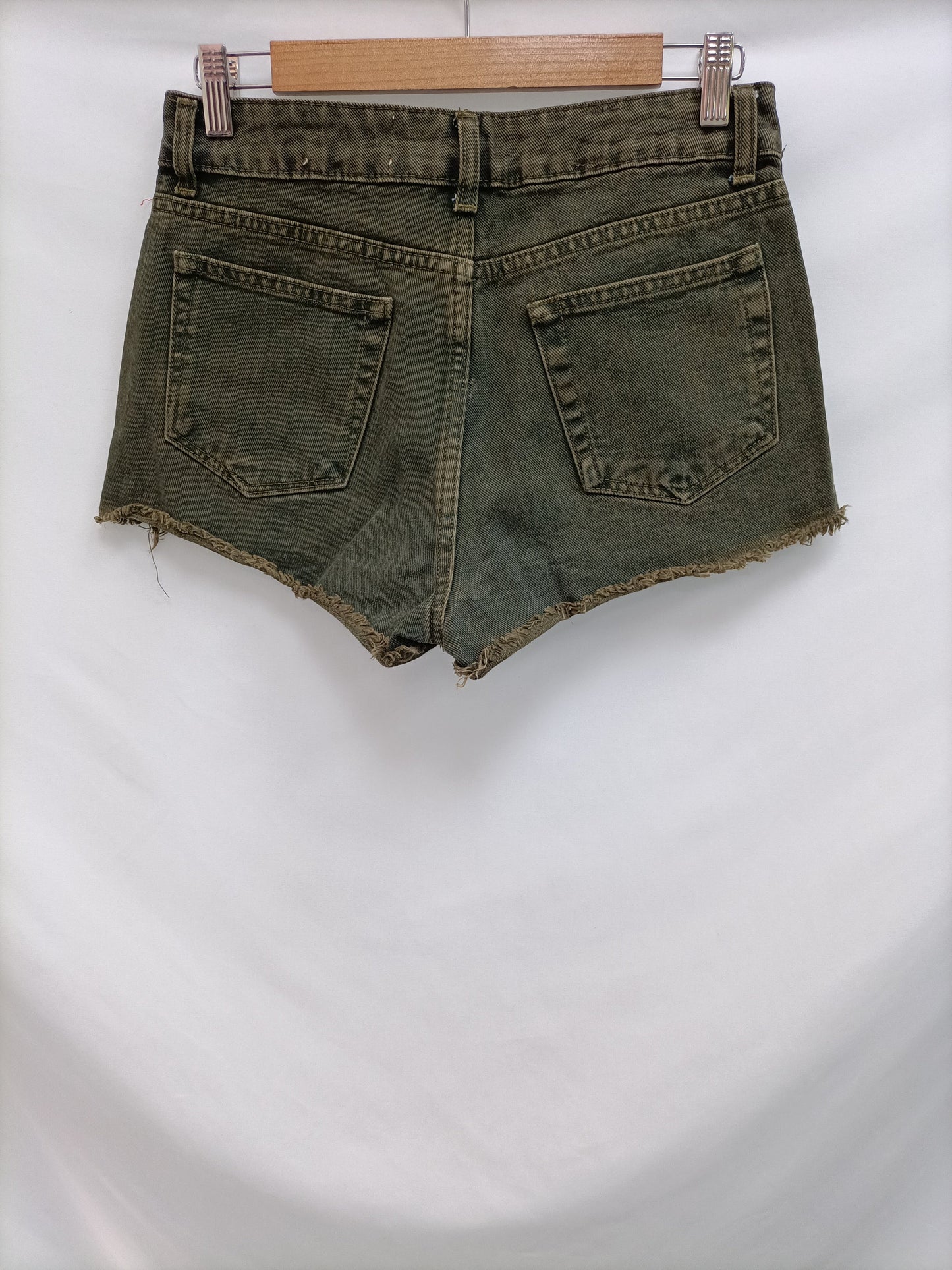 PULL&BEAR. Green shorts size 38