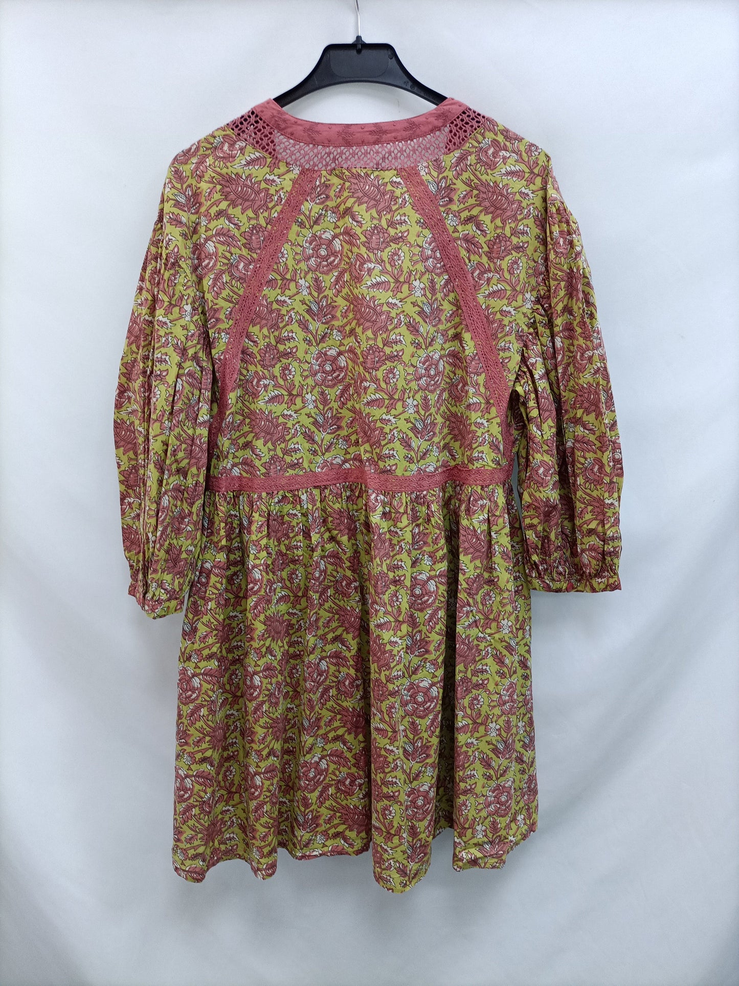 PULL&BEAR.Vestido flores y encaje T.M