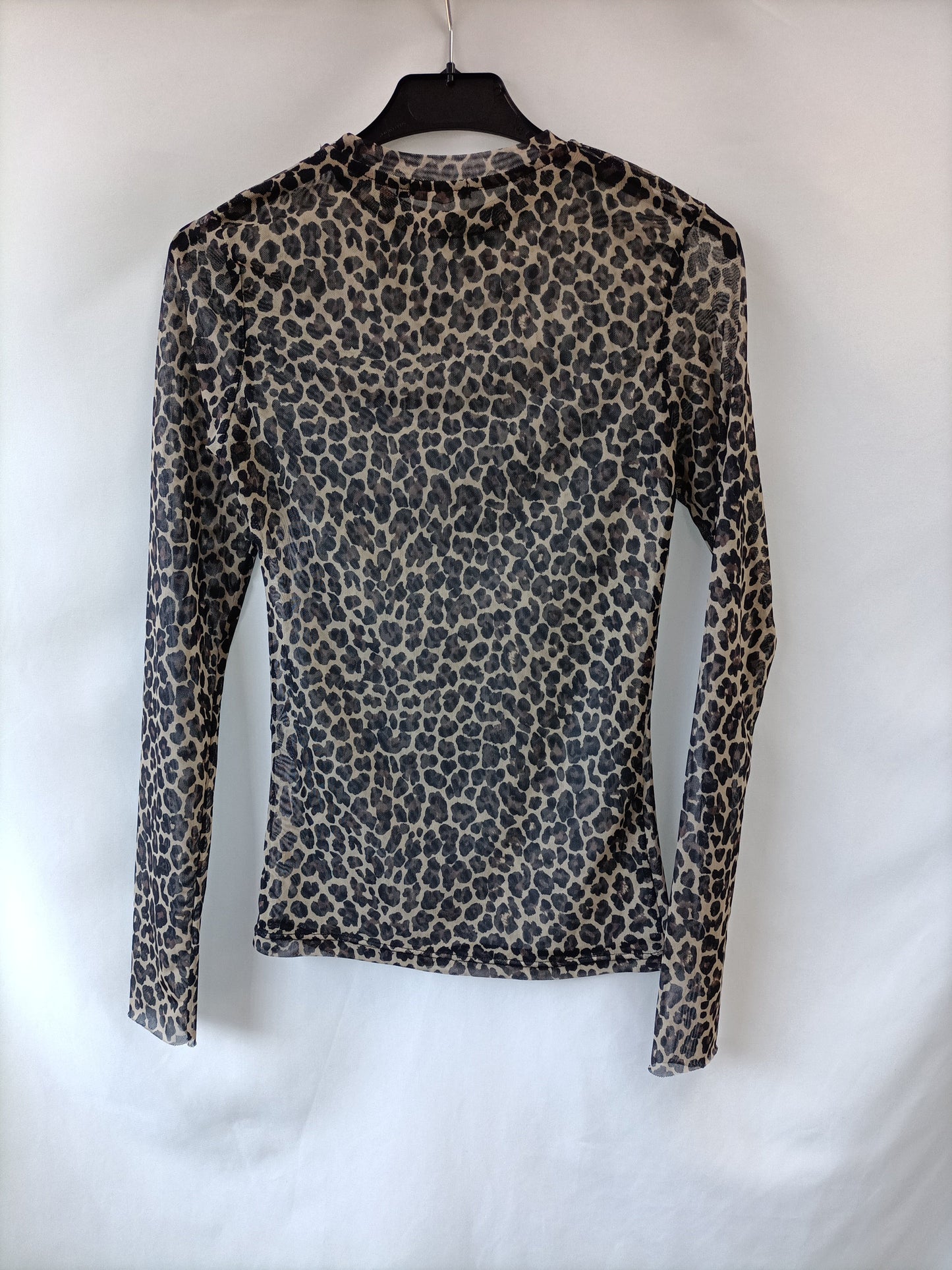 STRADIVARIUS. Top animal print T.s