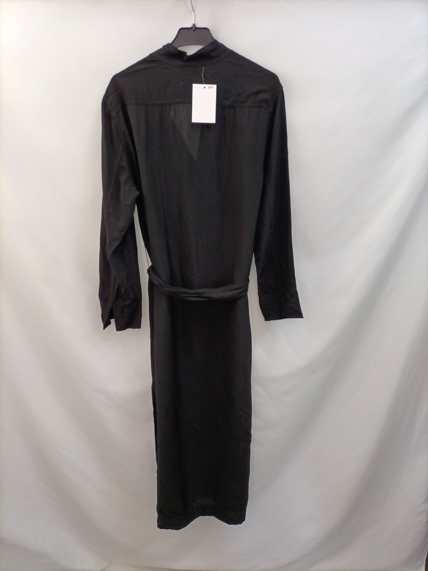 ZARA. Vestido mid negro cinturón T.s