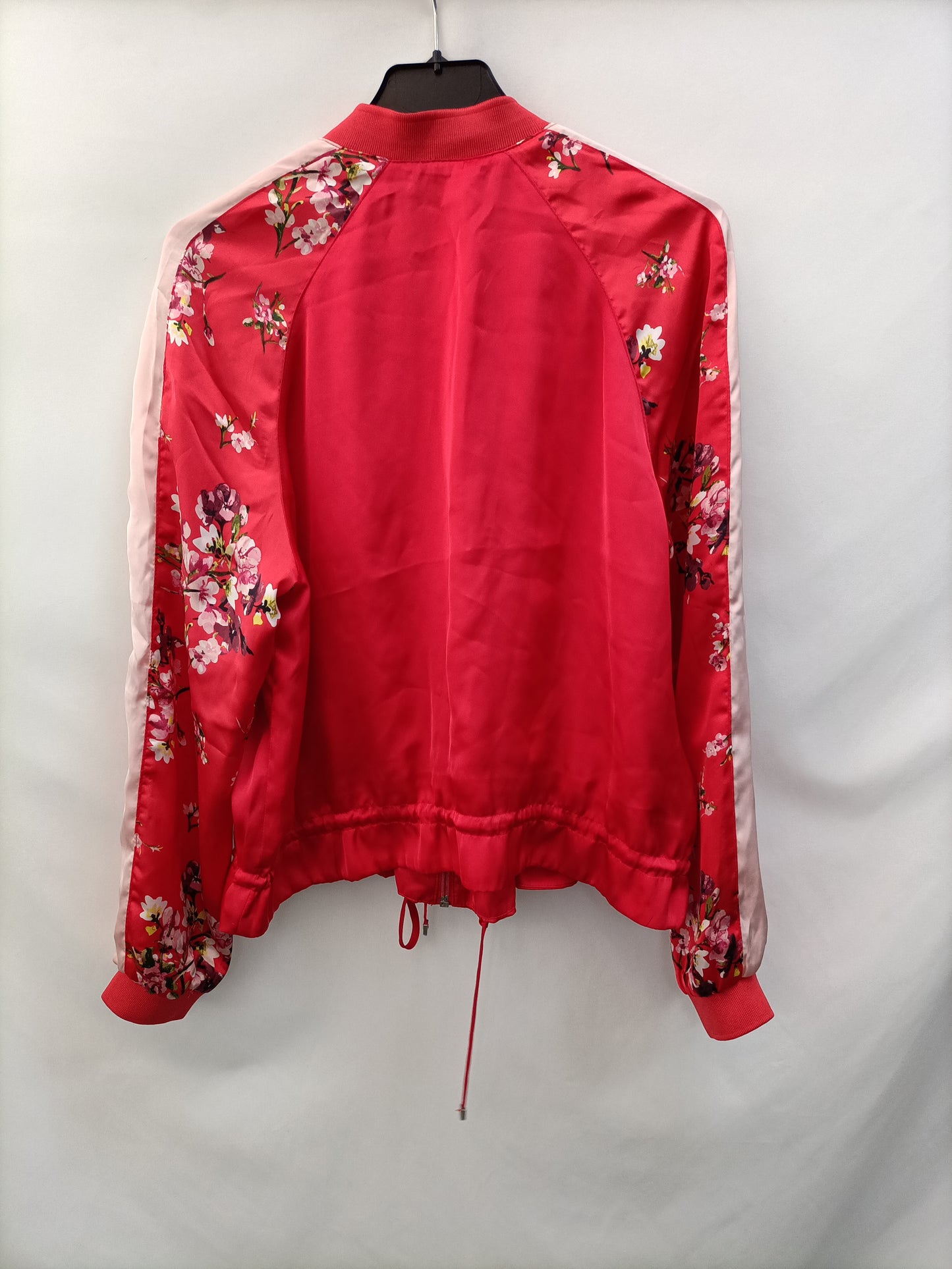 H&M.Bomber roja estampada T.36