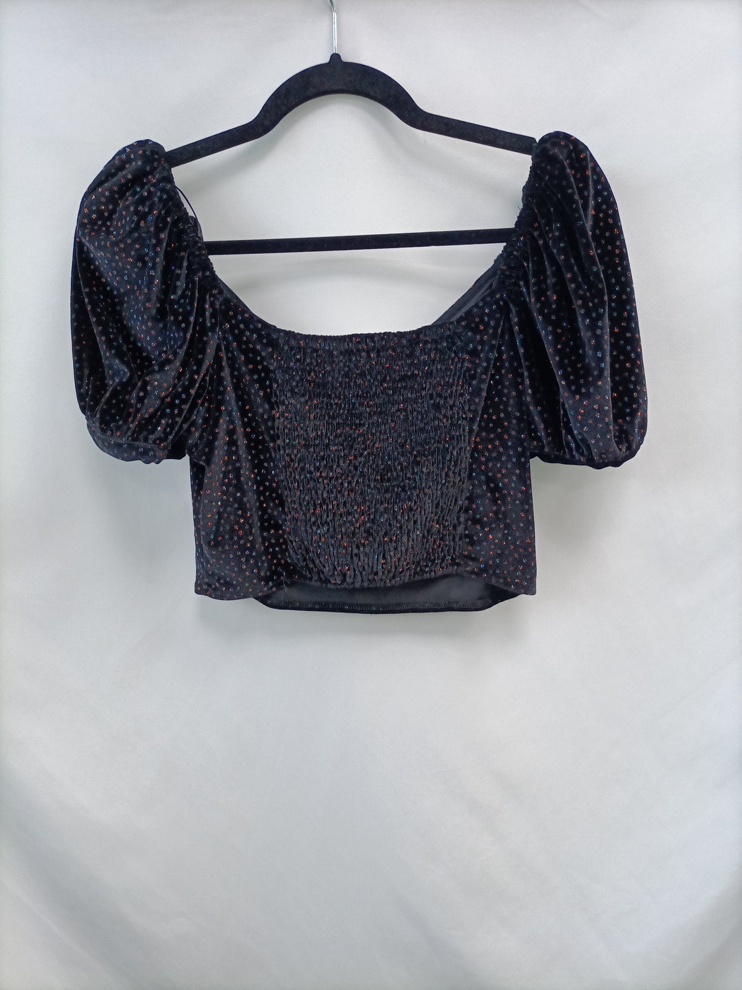PULL&BEAR.Croptop negro terciopelo brillantes T.L