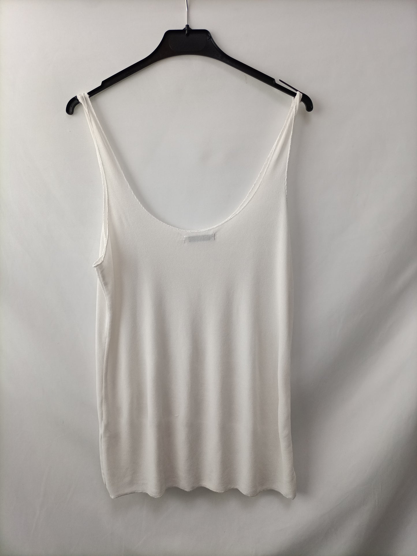 ZARA. Top canalé blanco T.m