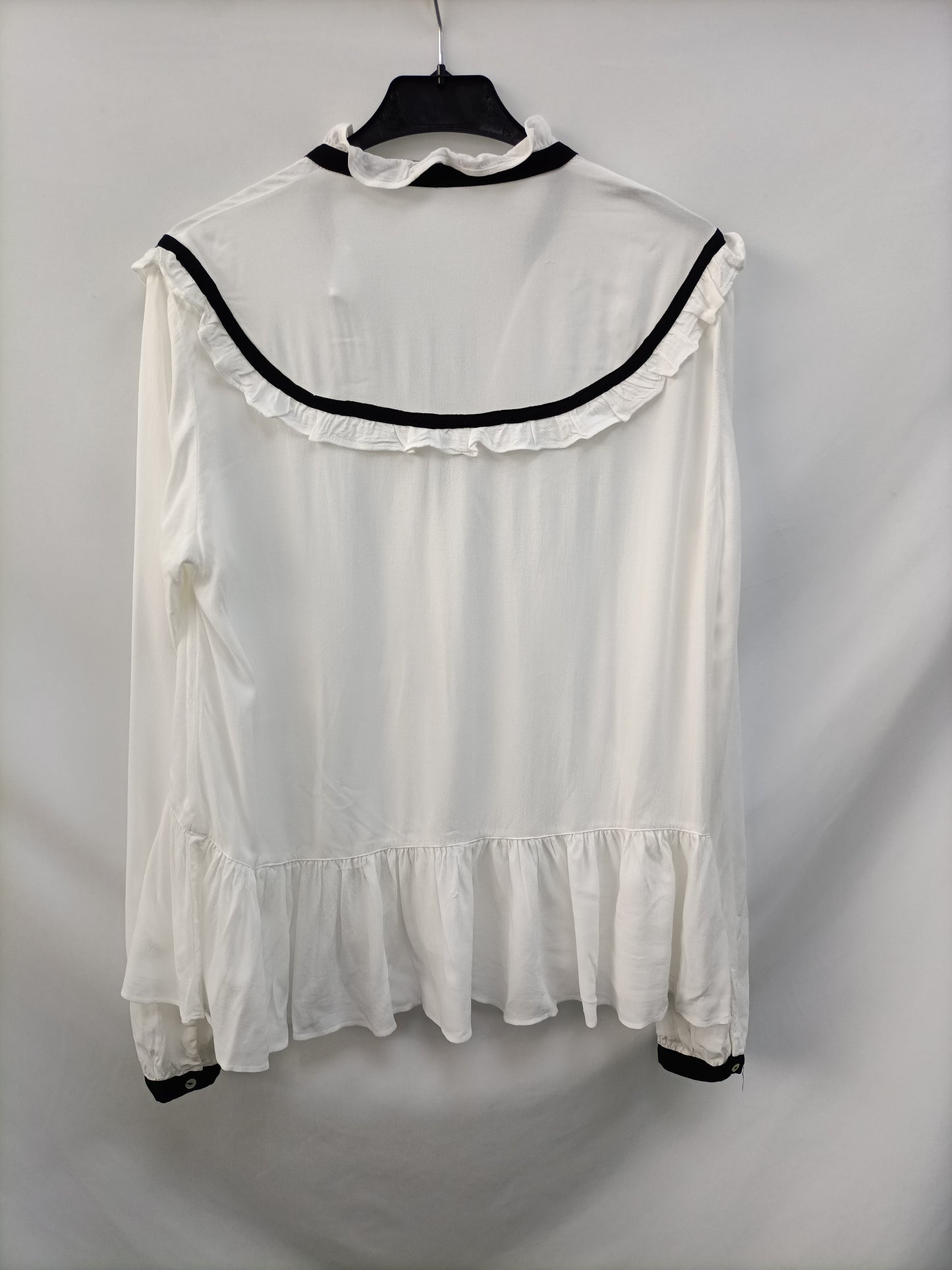 OTRAS. Blusa blanca volante T.u(s)