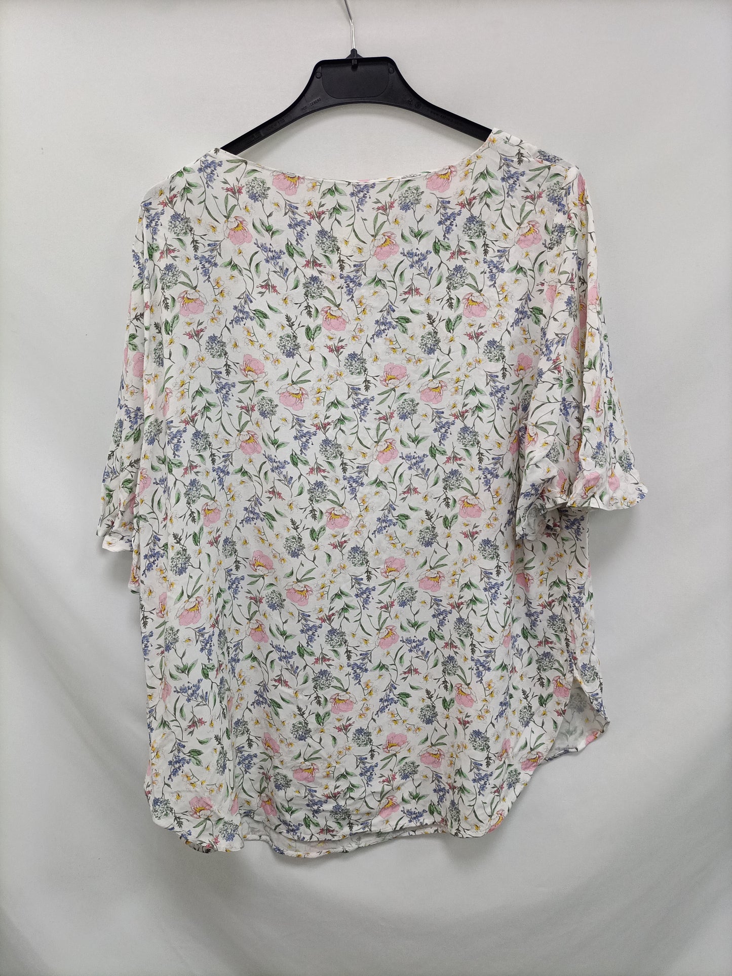 H&M. Blusa florecitas T. 48