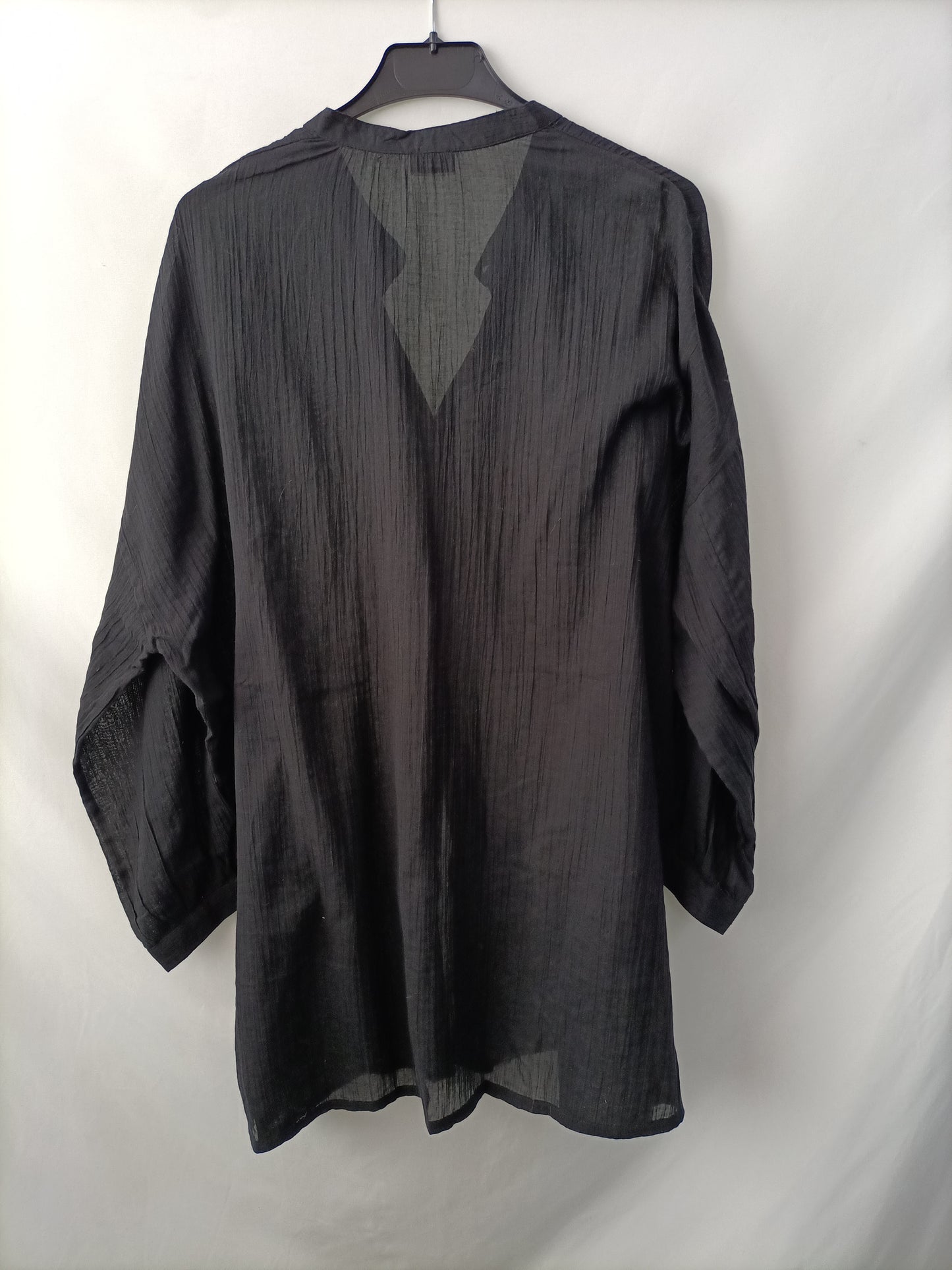 PIMKIE. Blusón negro oversized T.36