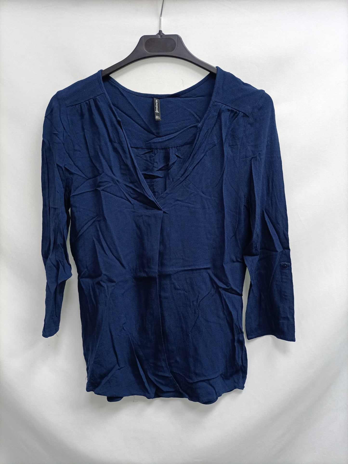 STRADIVARIUS. Blusa azul básica T.s
