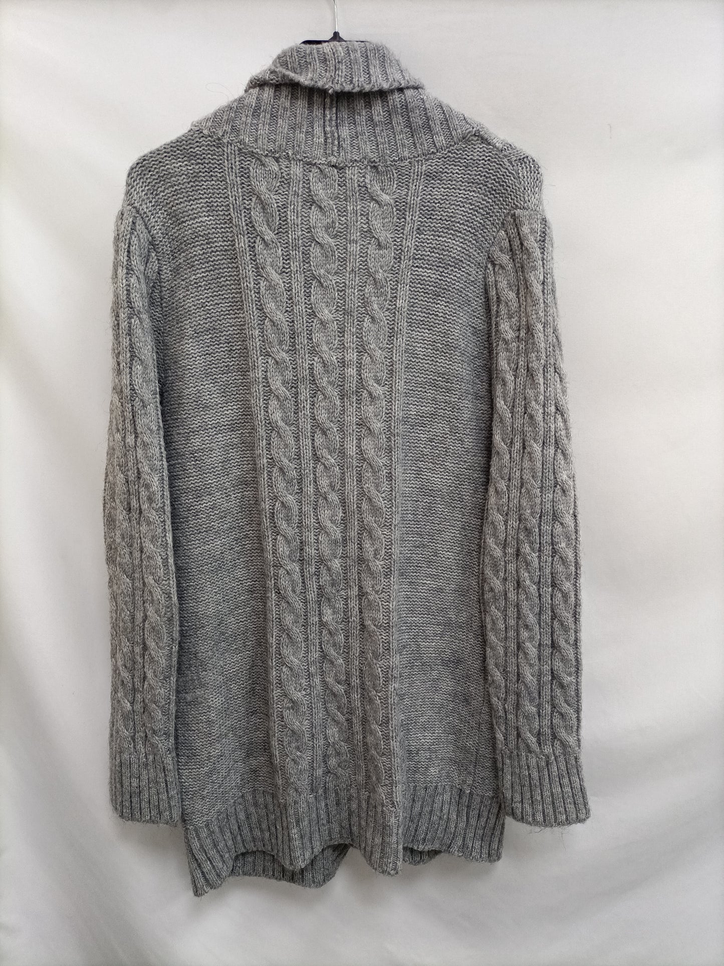 ZARA. Cárdigan gris T.m