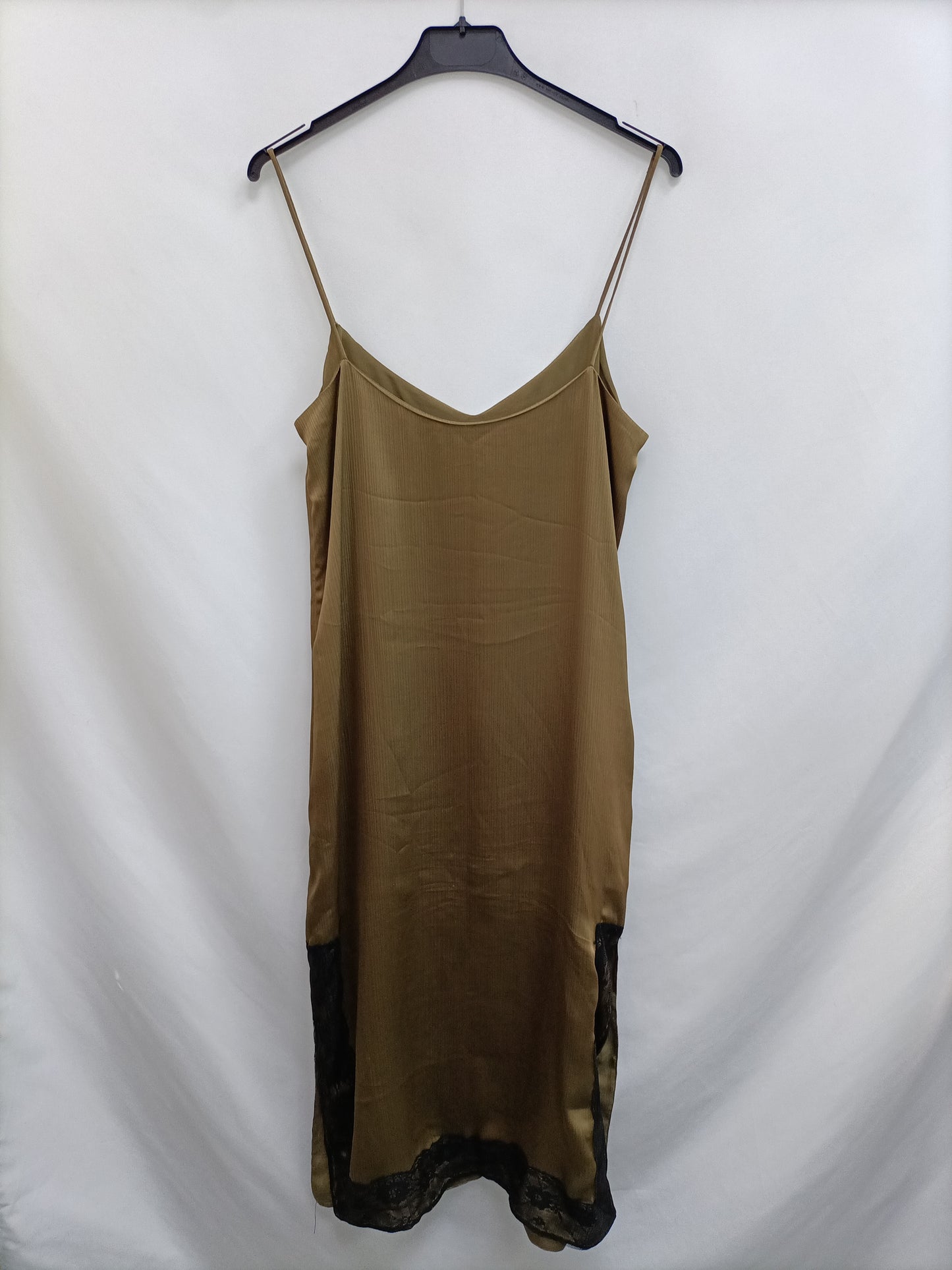 ZARA. Vestido lencero verde T.m