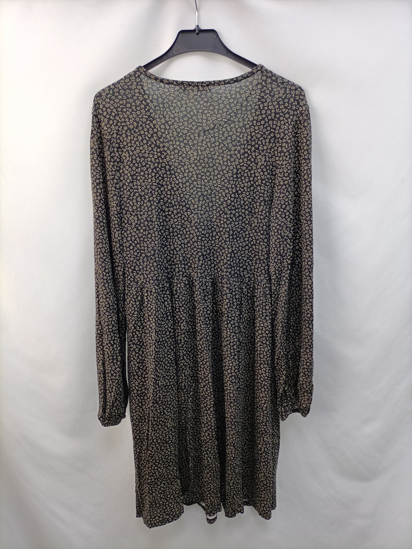 PULL&BEAR. Vestido negro flores T.m