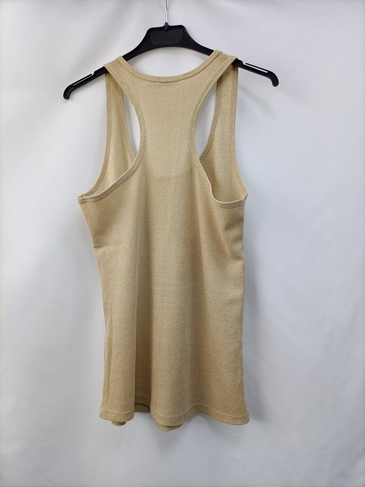 STRADIVARIUS. Camiseta dorada T.l