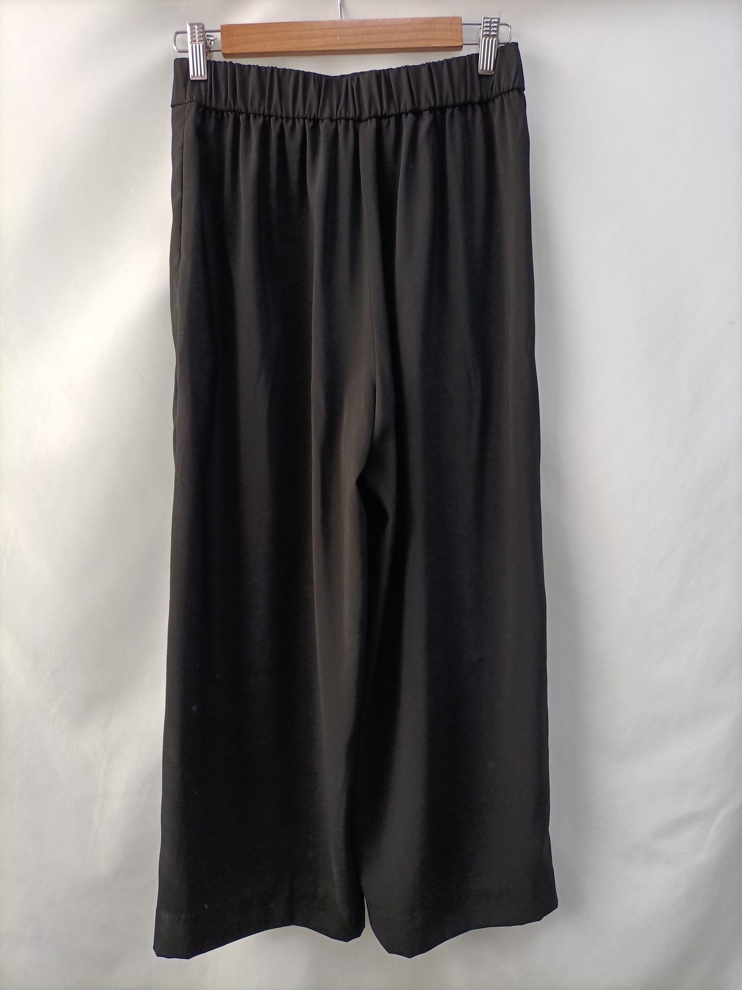 ZARA. Pantalón culotte negro T.s