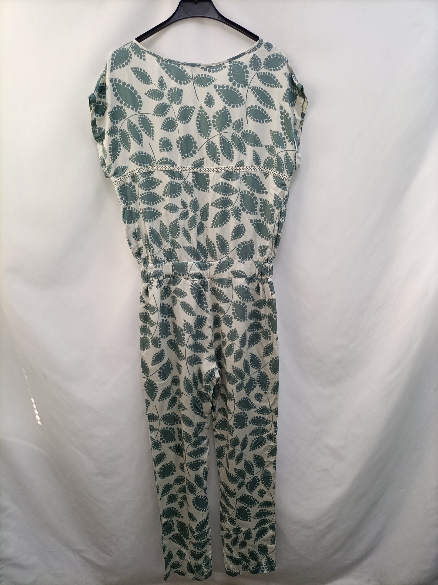 CHARLISE. Mono Verde hojas T.36