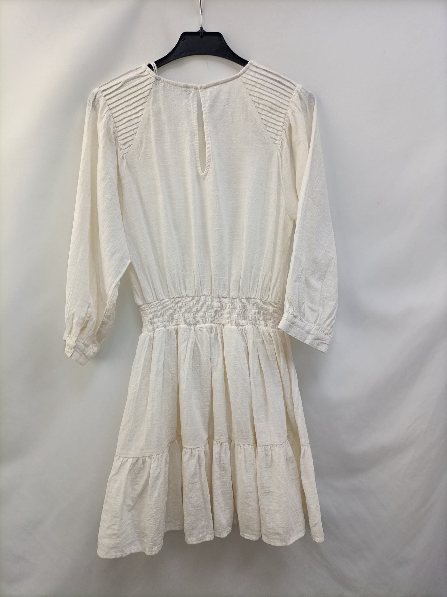 ZARA. Vestido Beige bordados T.xs