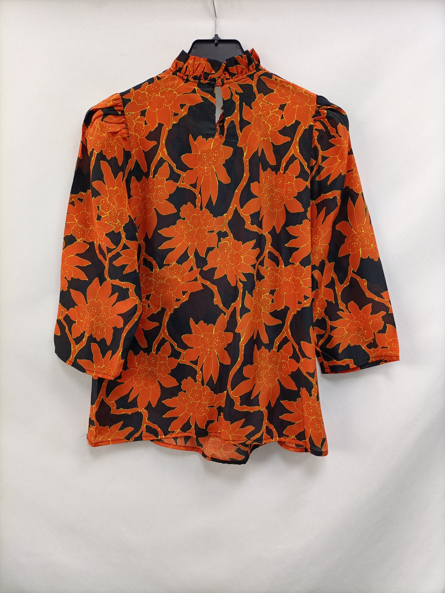 MAISON SANGHAI. Blusa negra seda flores T.s