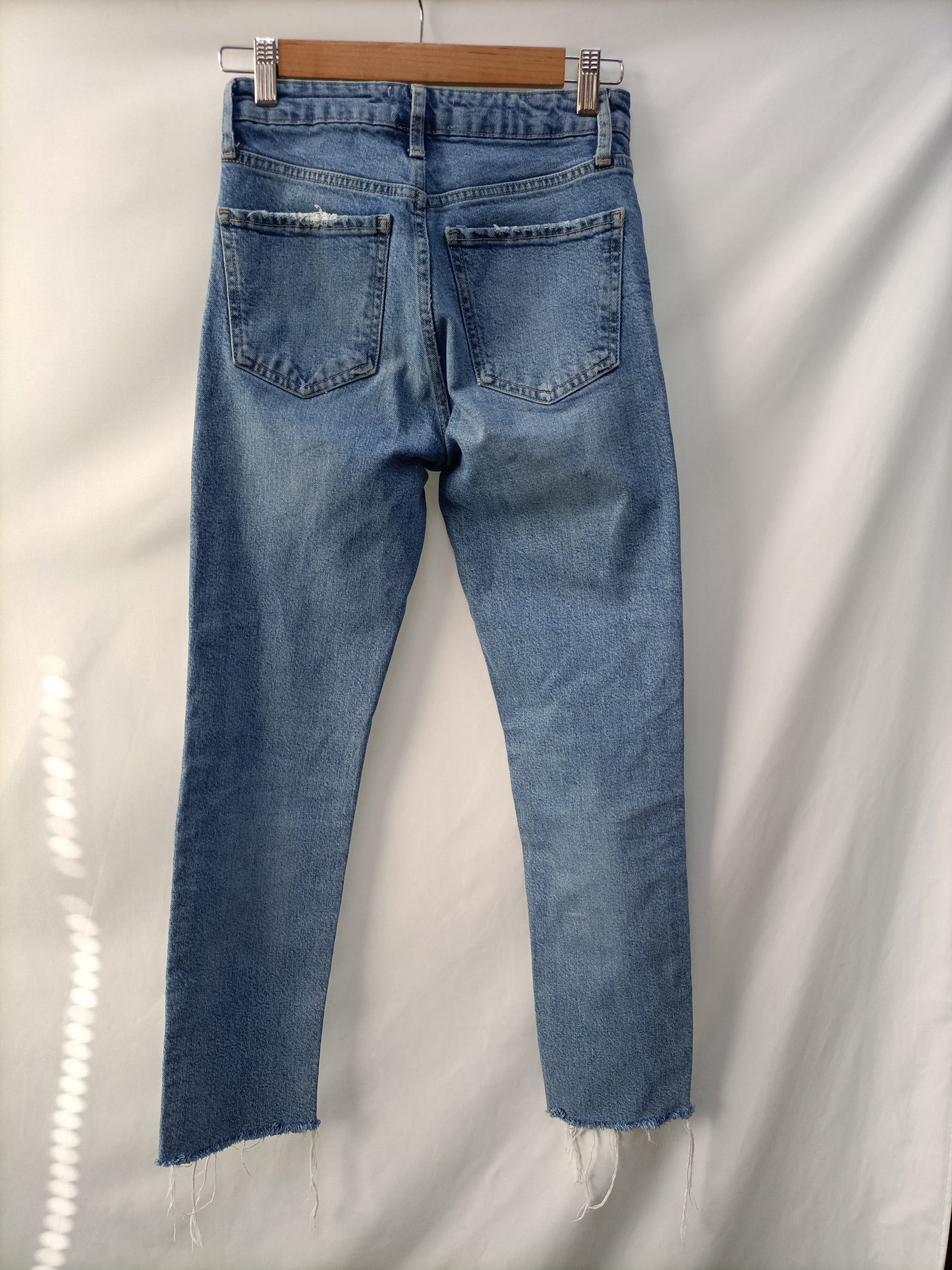 ZARA. Pantalón recto vaquero T.34