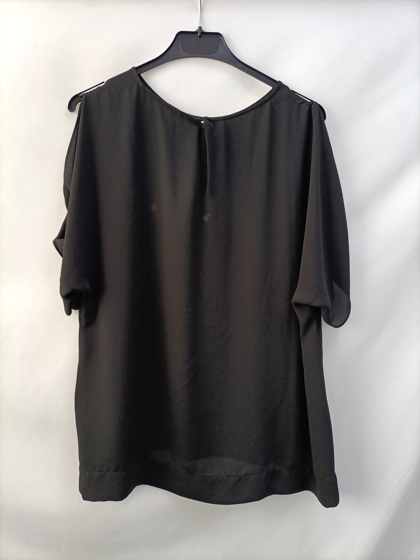 OTRAS. Blusa fludia negra T.u(m)
