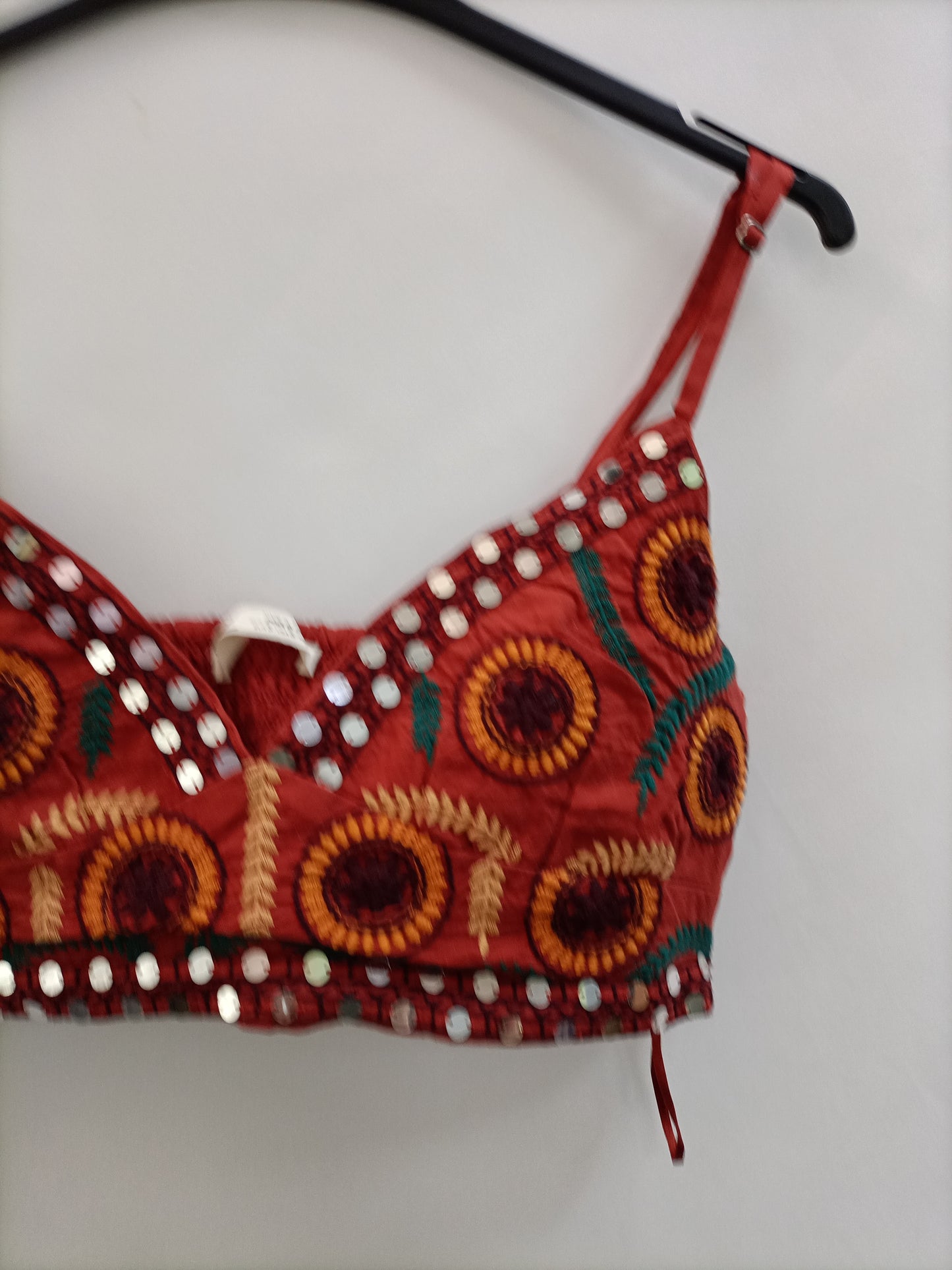 PULL&BEAR. Croptop bordado T.s