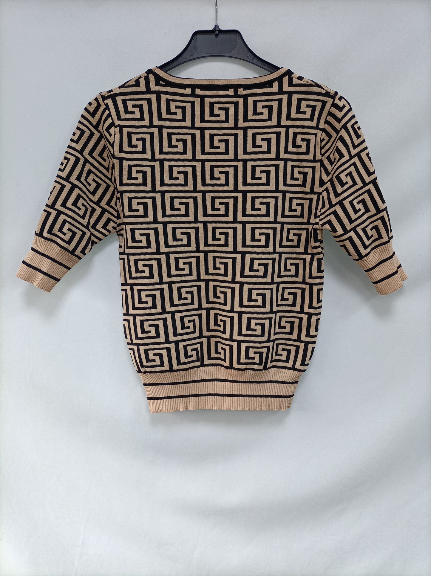 OTRAS.Top beige y negro T.l/xl