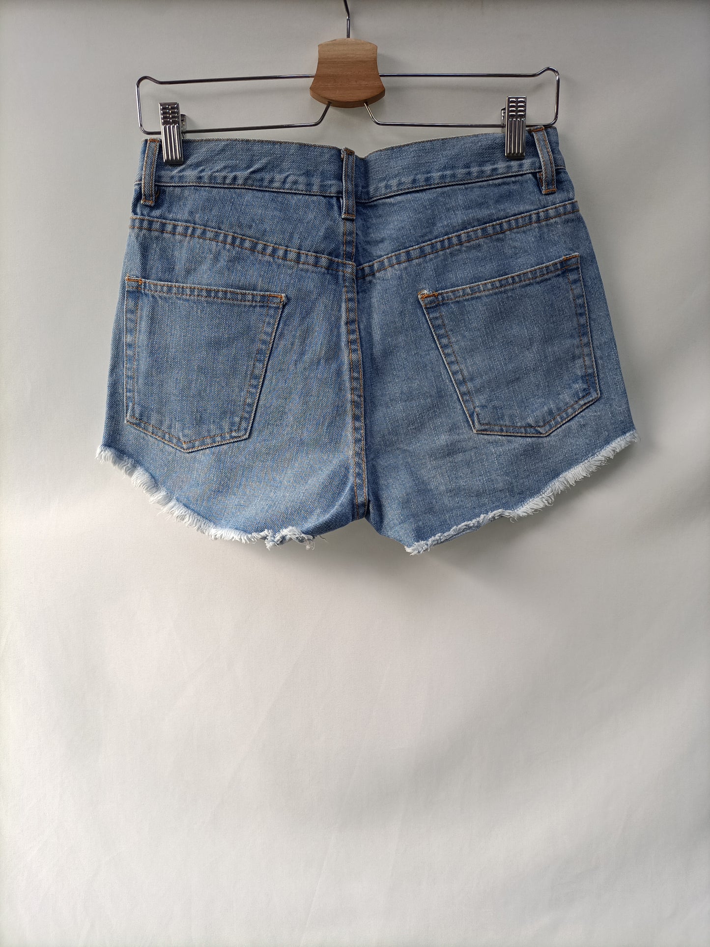 BRANDY MELVILLE. Shorts clarito T.38