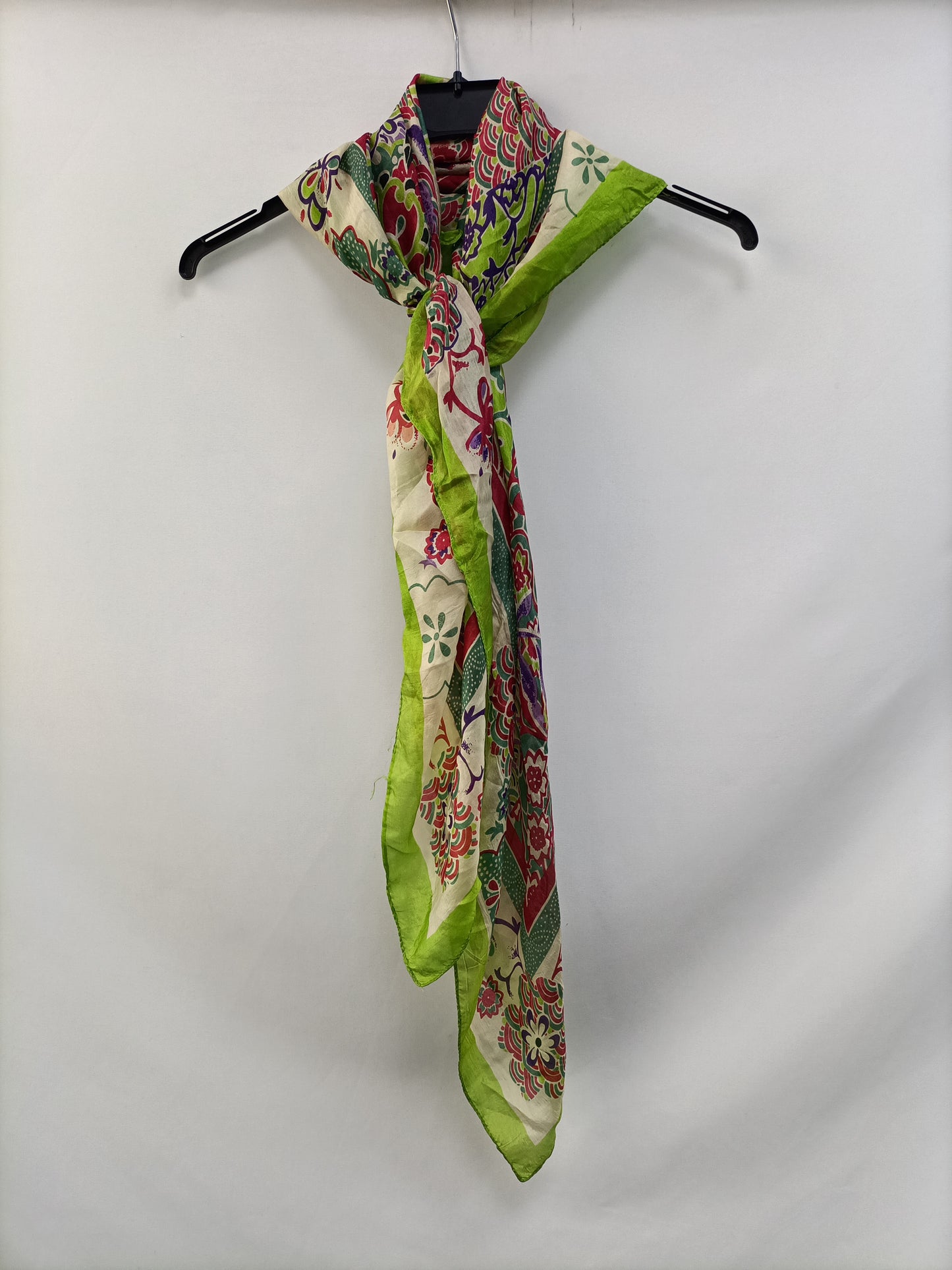 OTHERS. Floral scarf