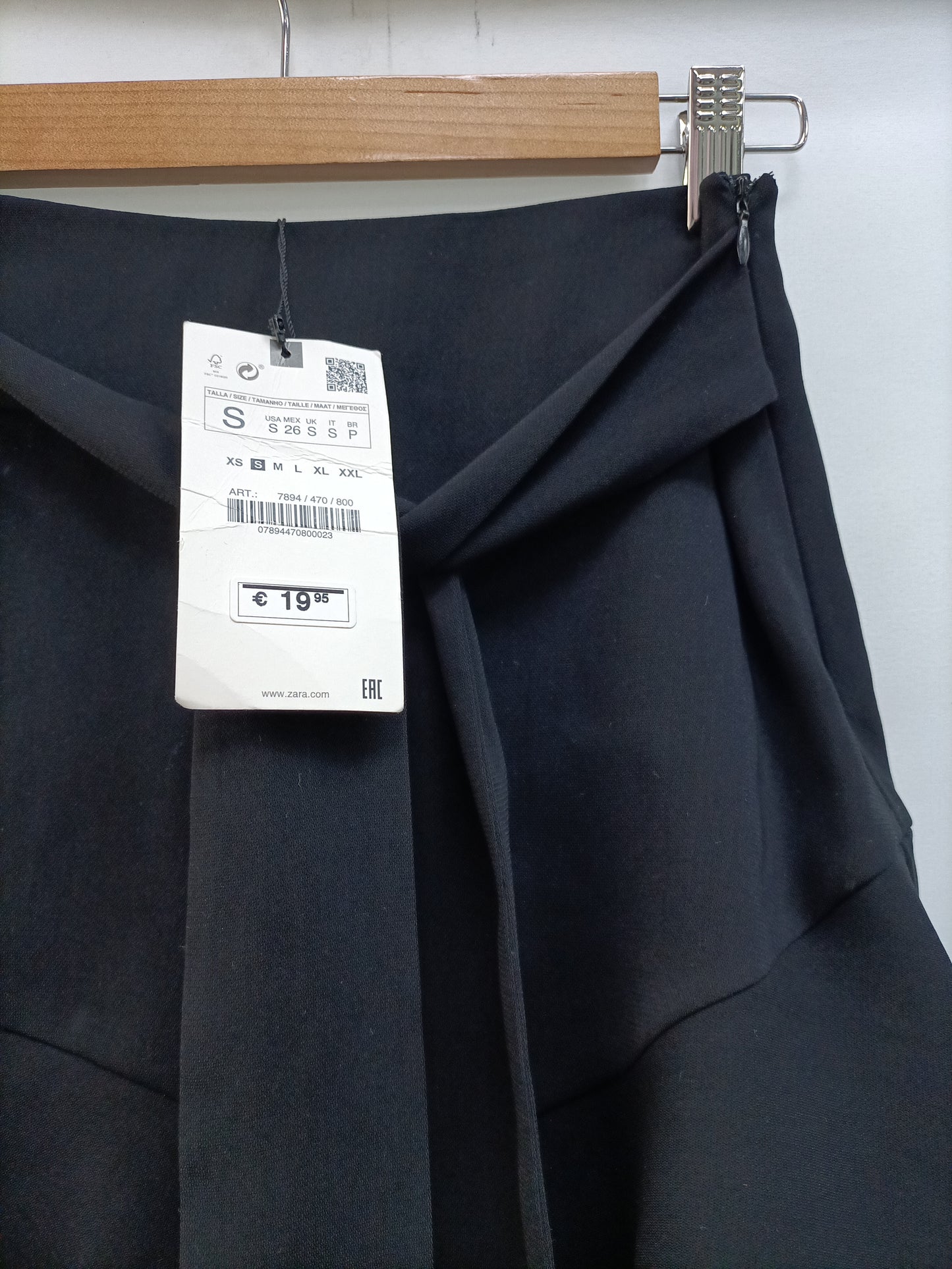 ZARA. Black Ts culottes