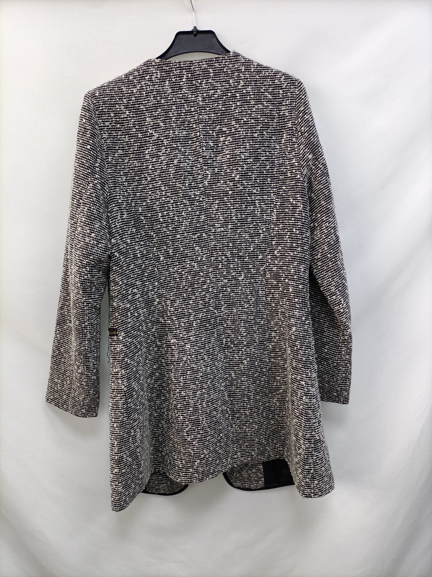 MOLLY BRAKEN. Tm black tweed coat