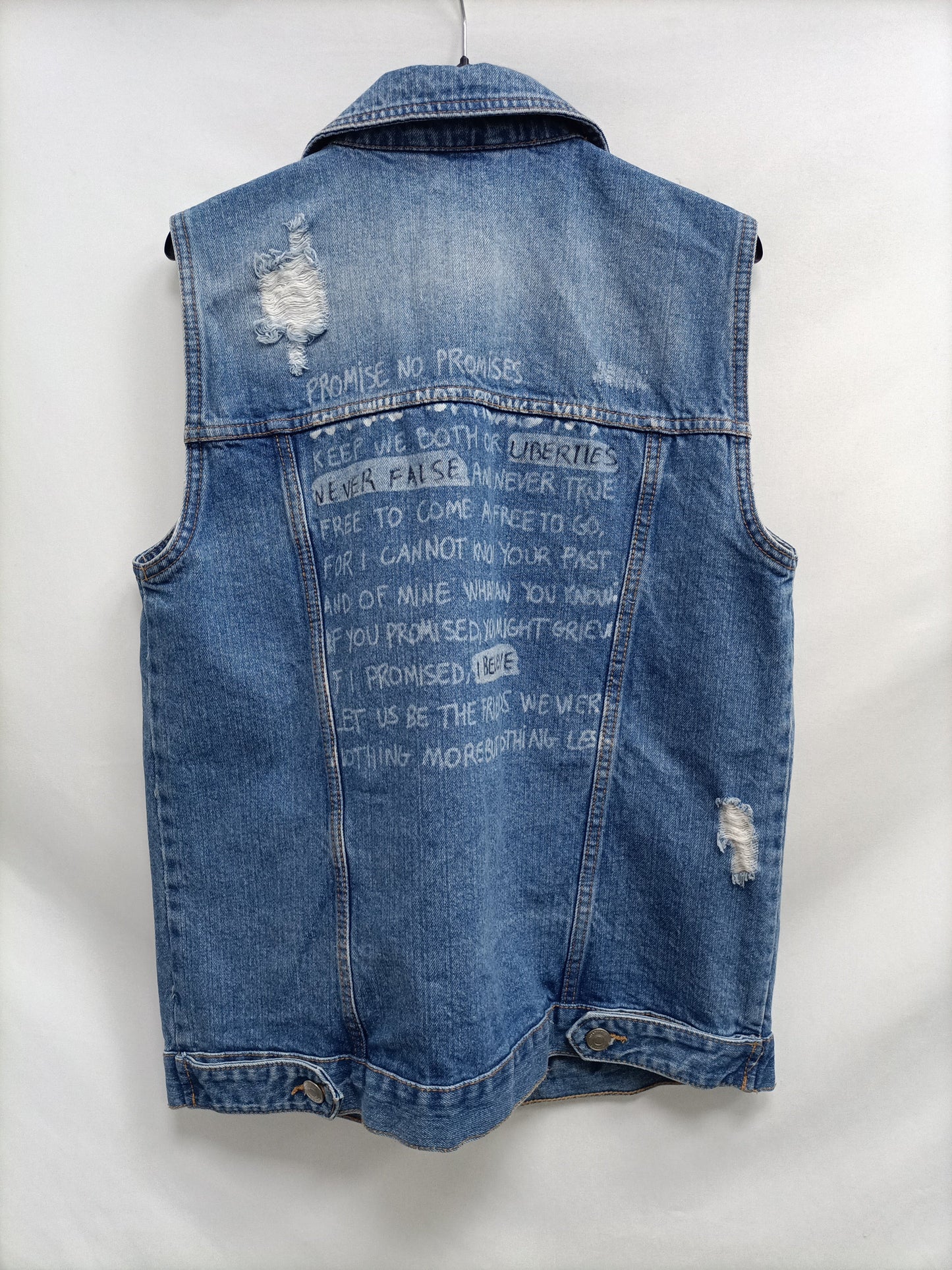 STRADIVARIUS.Chaleco denim T.M (TARA)