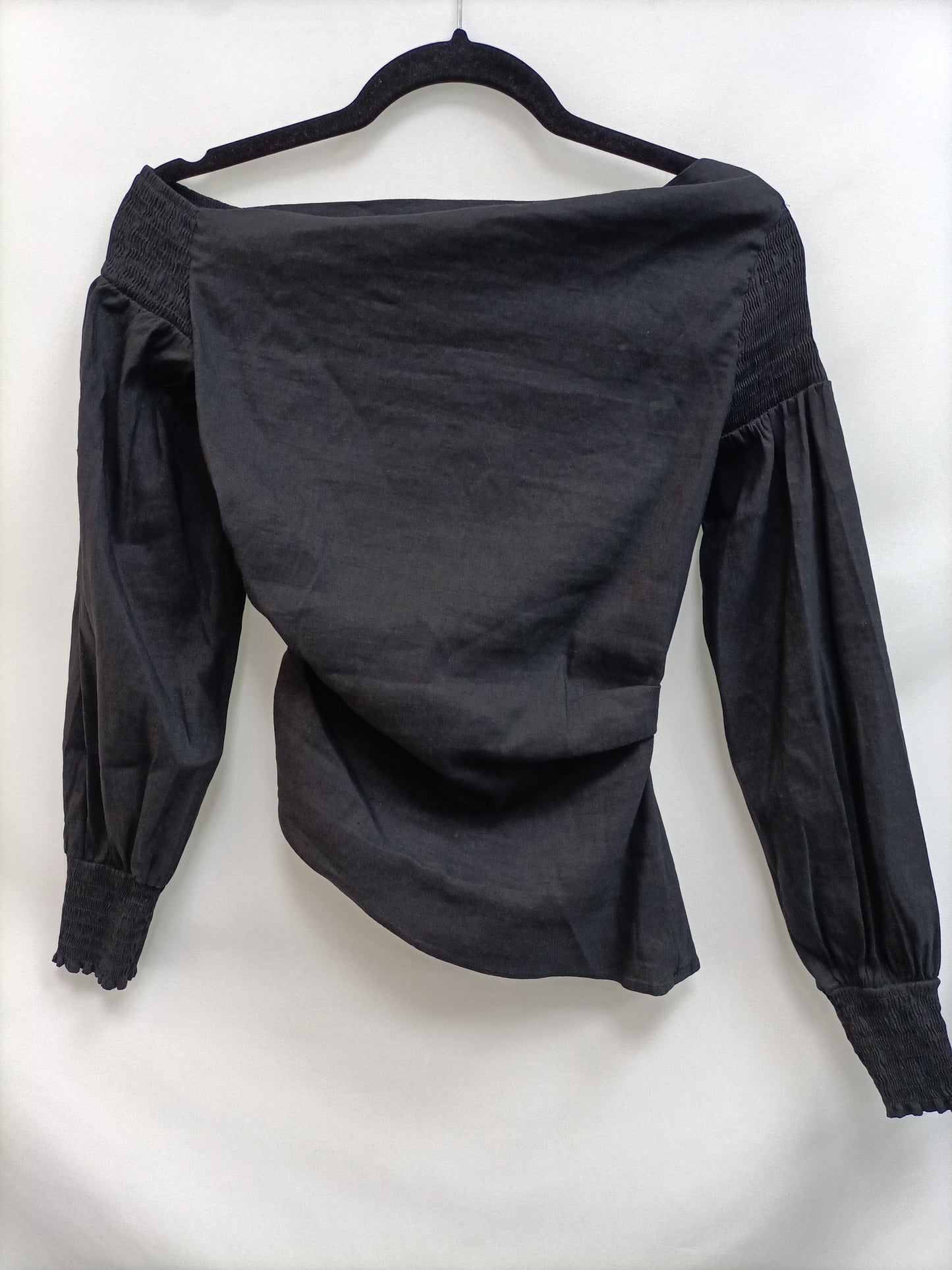 ZARA. Gathered boat neck top S.XS