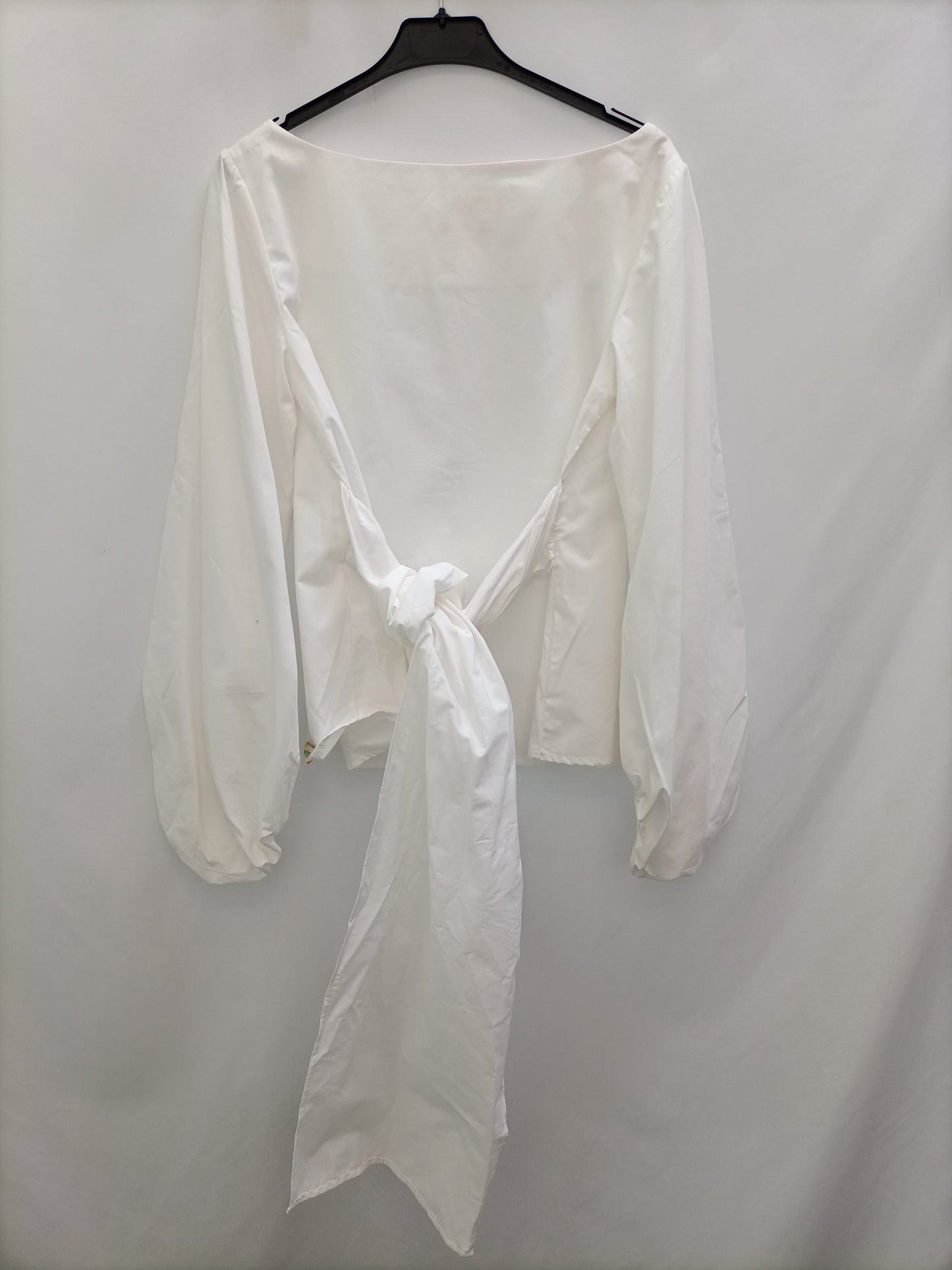 HORSE CHESTNUT. White lace-up blouse S.xs