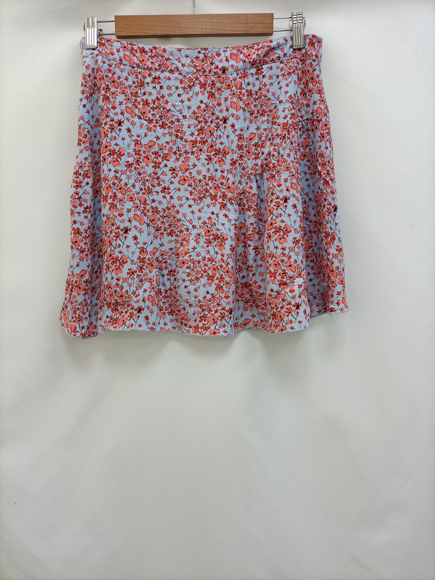 H&M. Short floral skirt size 38