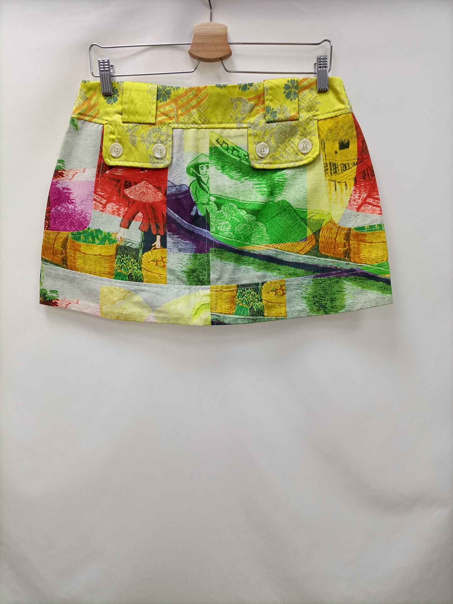 CUSTO. Short printed skirt T.40