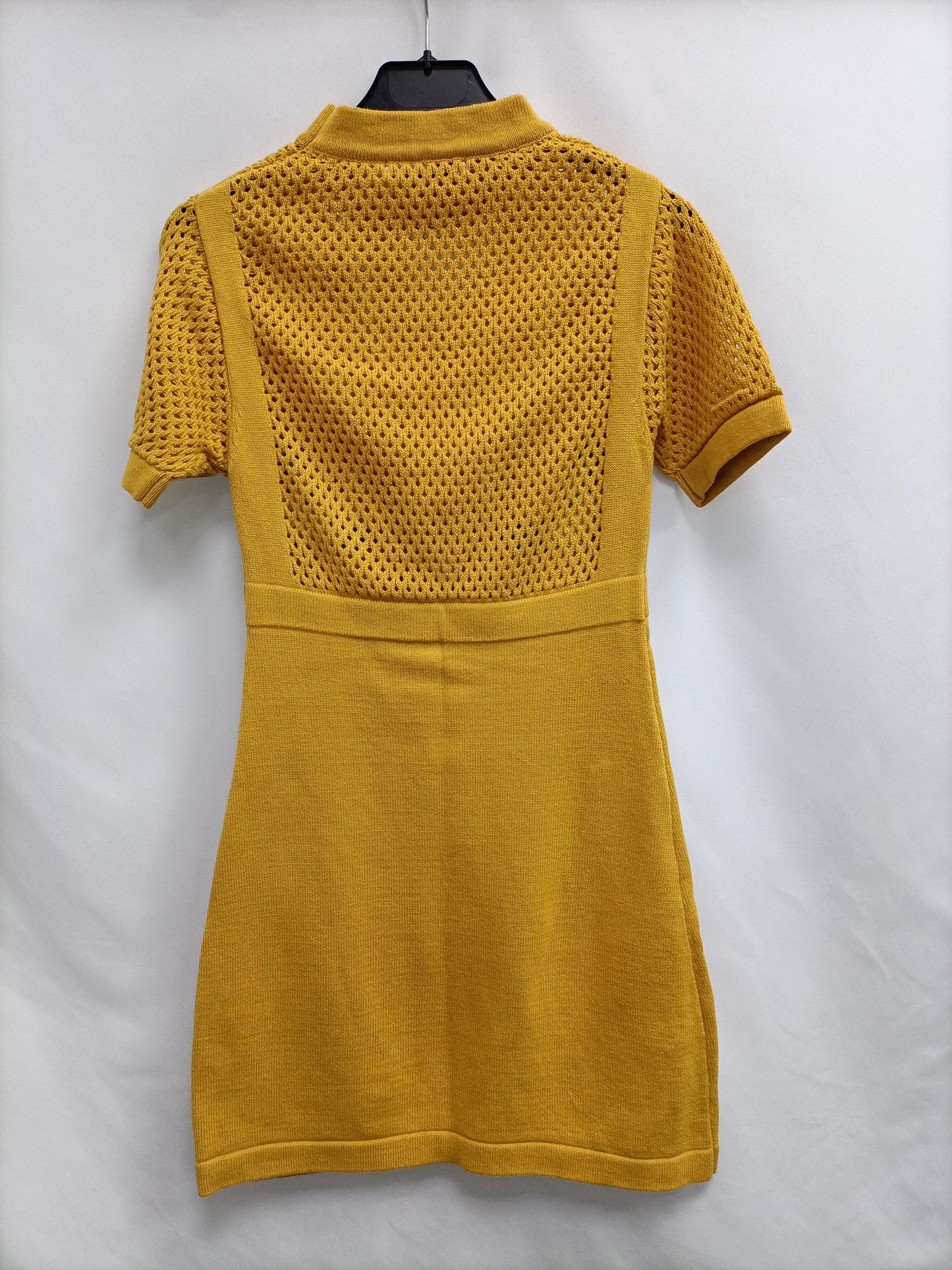 KLING. Vestido mostaza bordados T.s