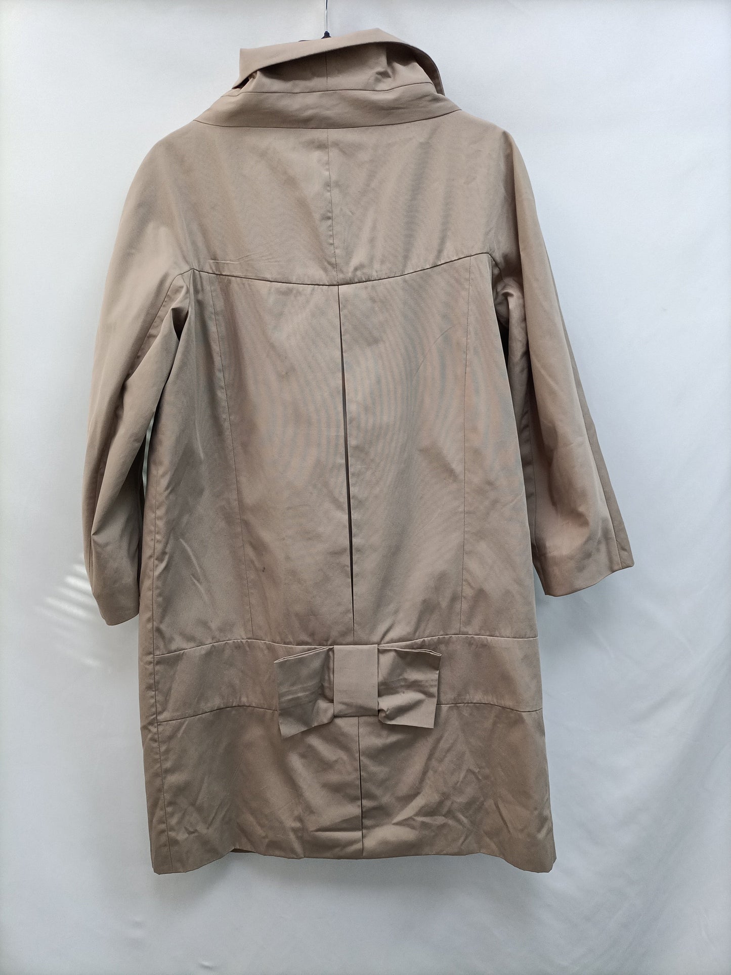 HOSS INTROPIA. Gabardina beige T.40