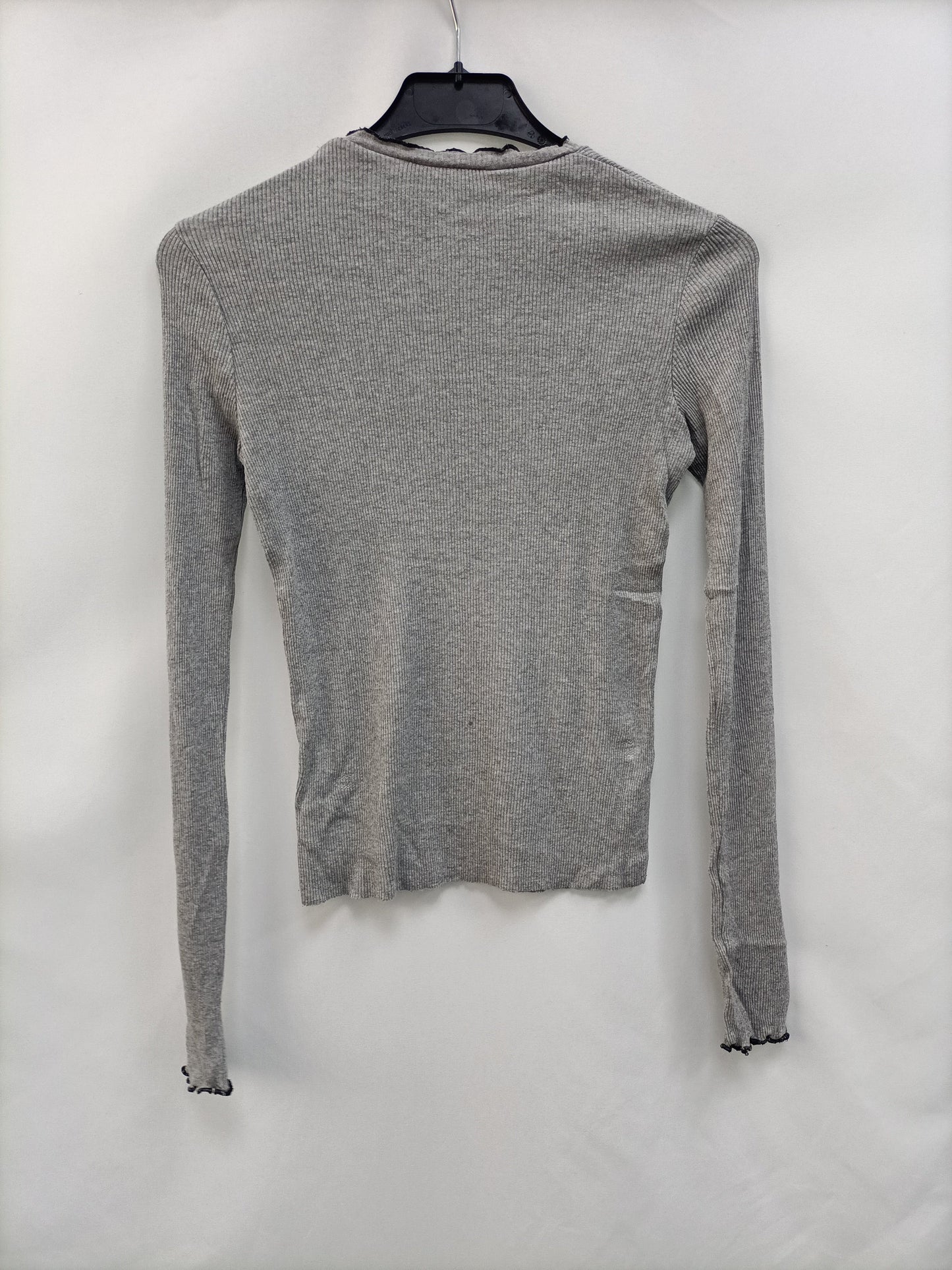 ZARA.Camiseta punto canalé gris T.S